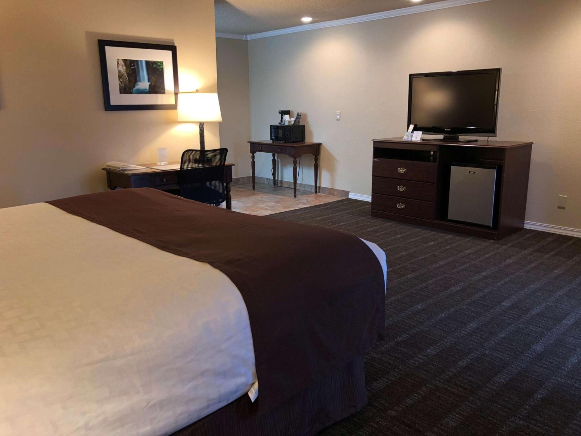 Best Western Lakewood- Historic Landmark photo 13