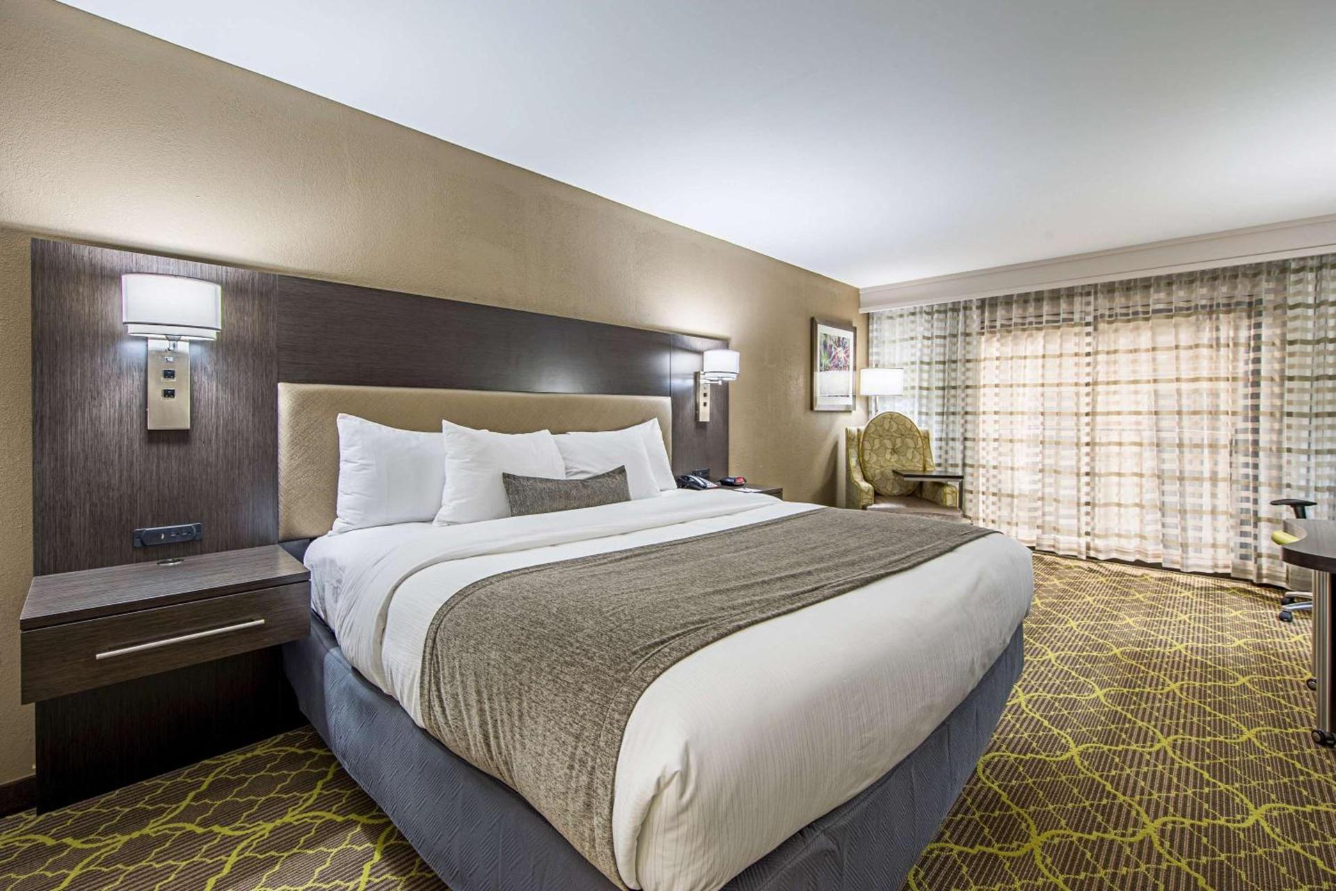 Best Western Plus Clemson Hotel & Conference Center photo 13