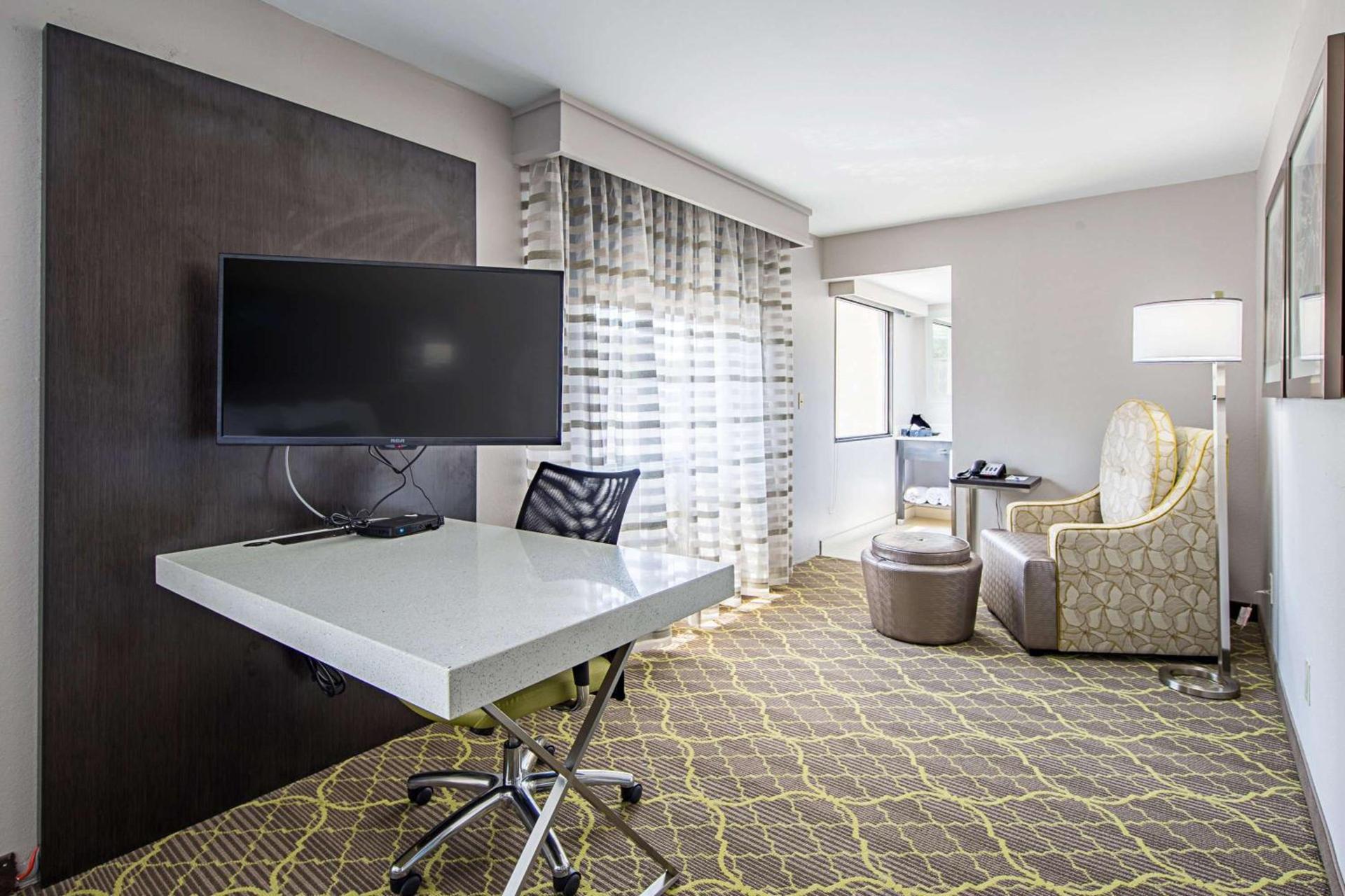 Best Western Plus Clemson Hotel & Conference Center photo 19