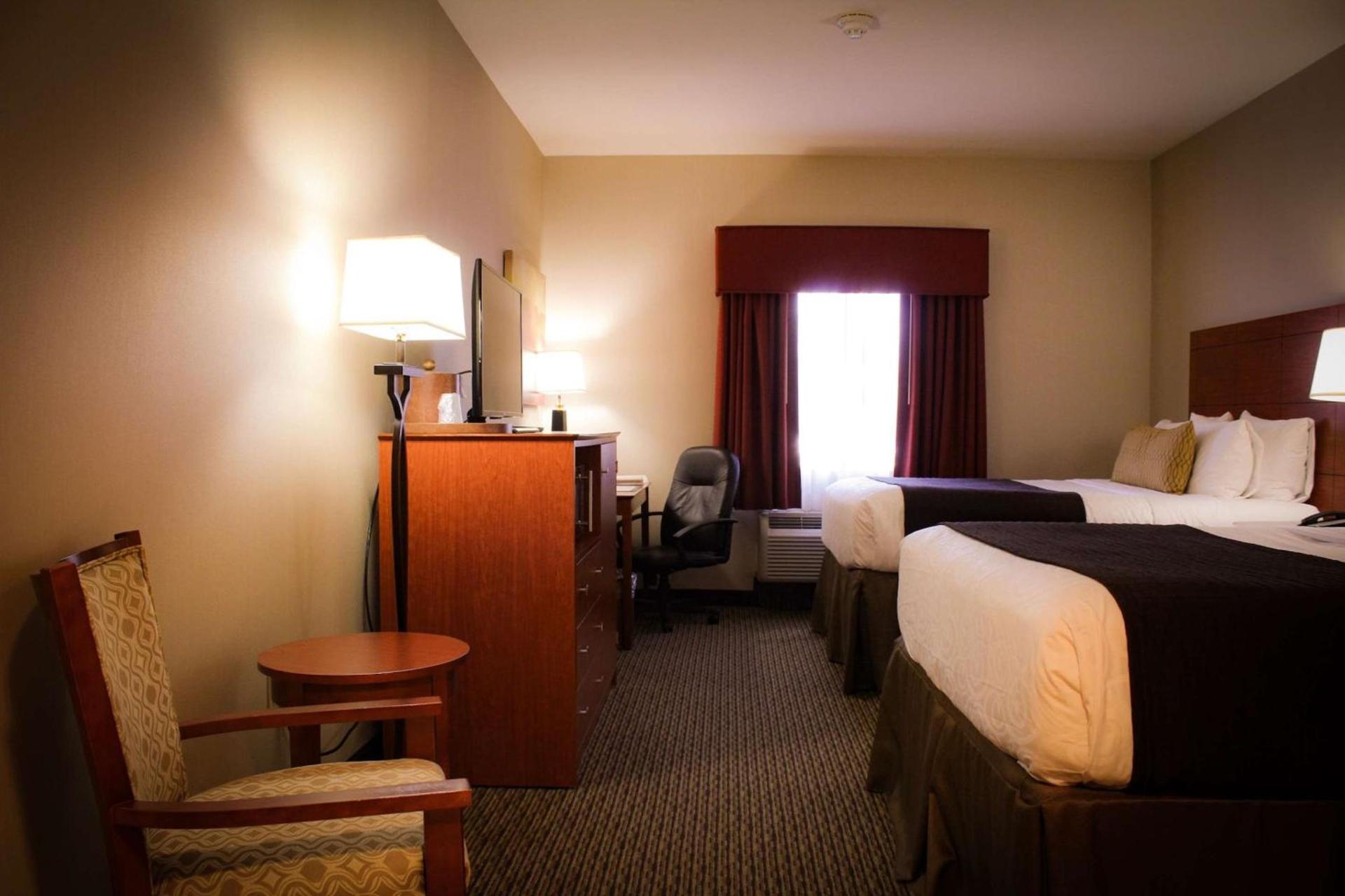 Best Western Plus Arrowhead Hotel photo 16