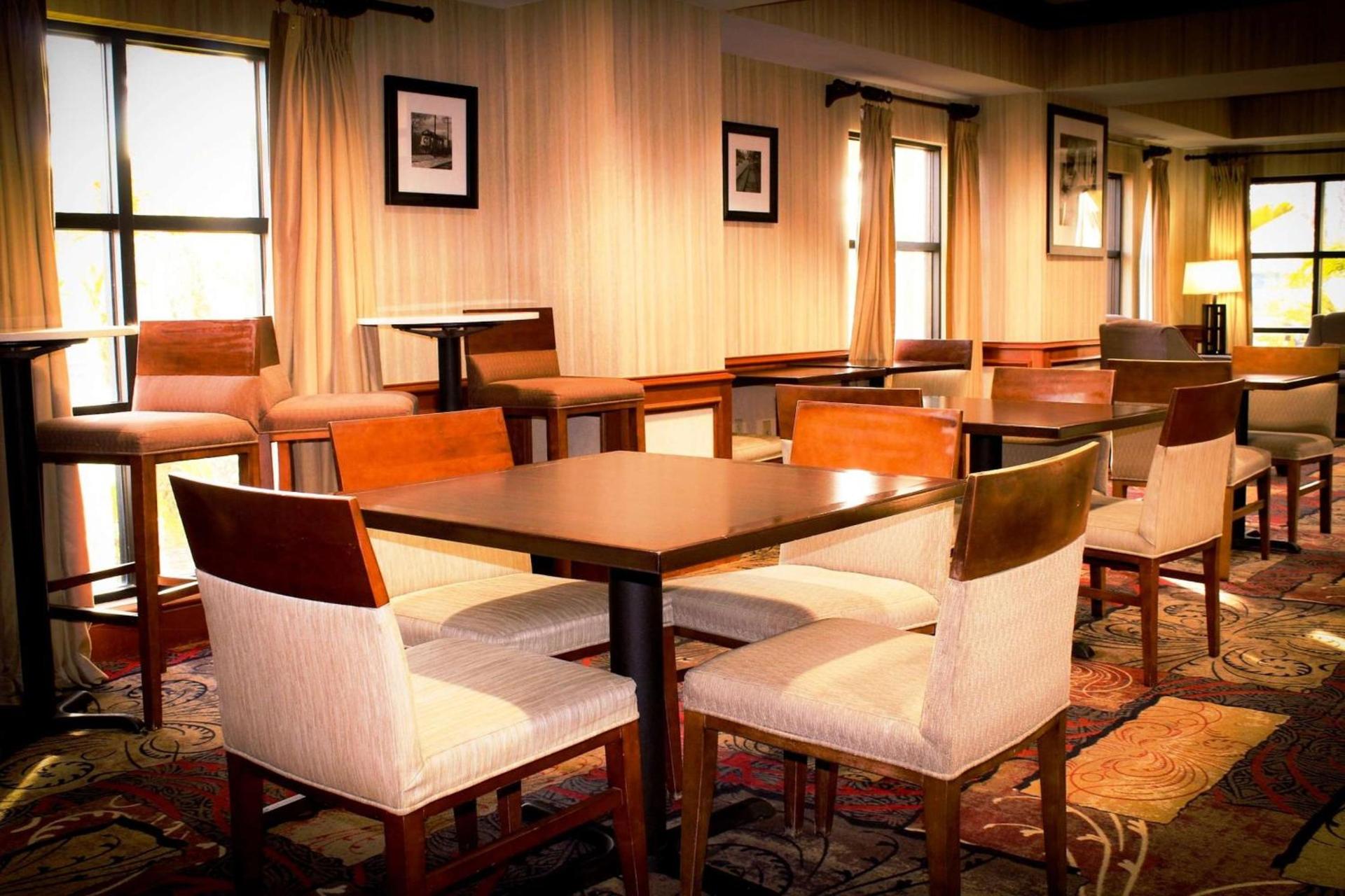 Best Western Plus Arrowhead Hotel photo 22