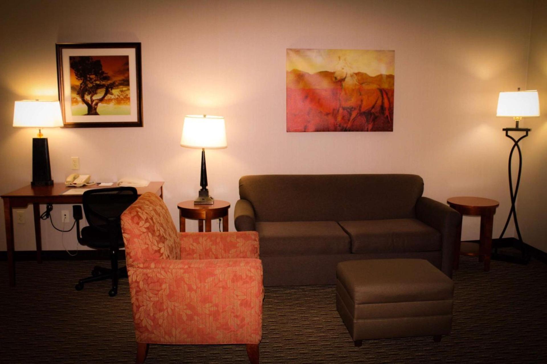 Best Western Plus Arrowhead Hotel photo 13