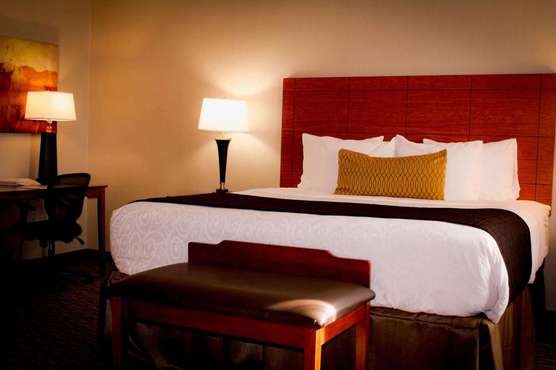 Best Western Plus Arrowhead Hotel photo 12