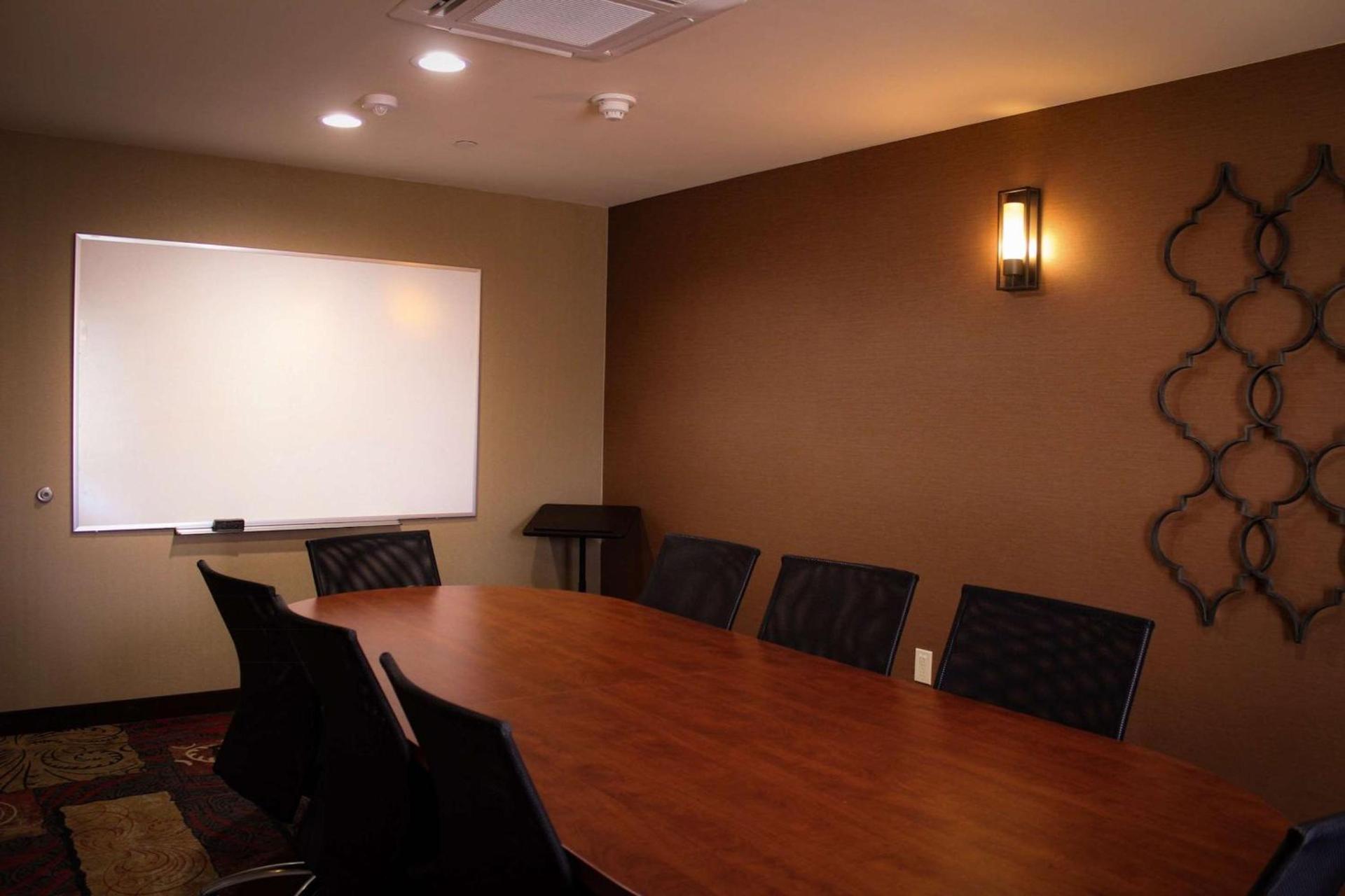 Best Western Plus Arrowhead Hotel photo 7