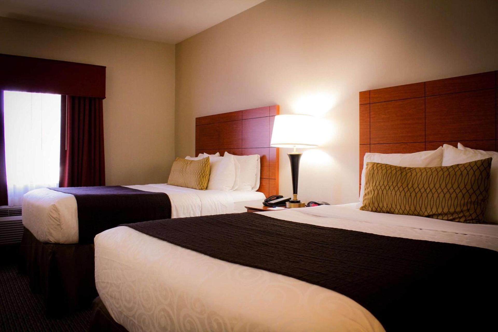 Best Western Plus Arrowhead Hotel photo 17