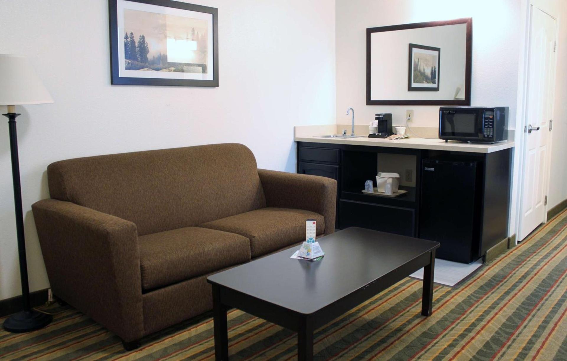 Best Western Visalia Hotel photo 39