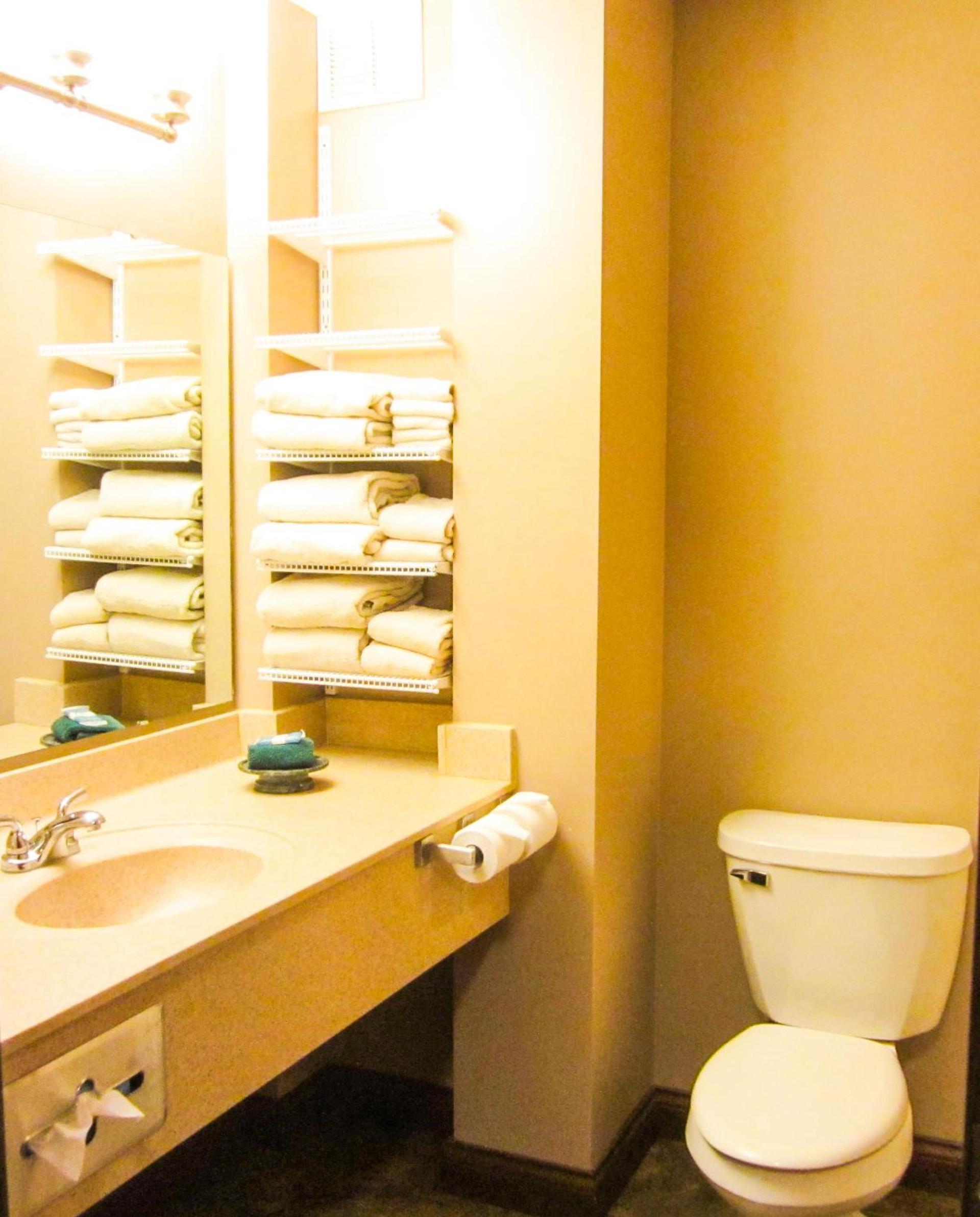 Bell's Extended Stay and Suites photo 8