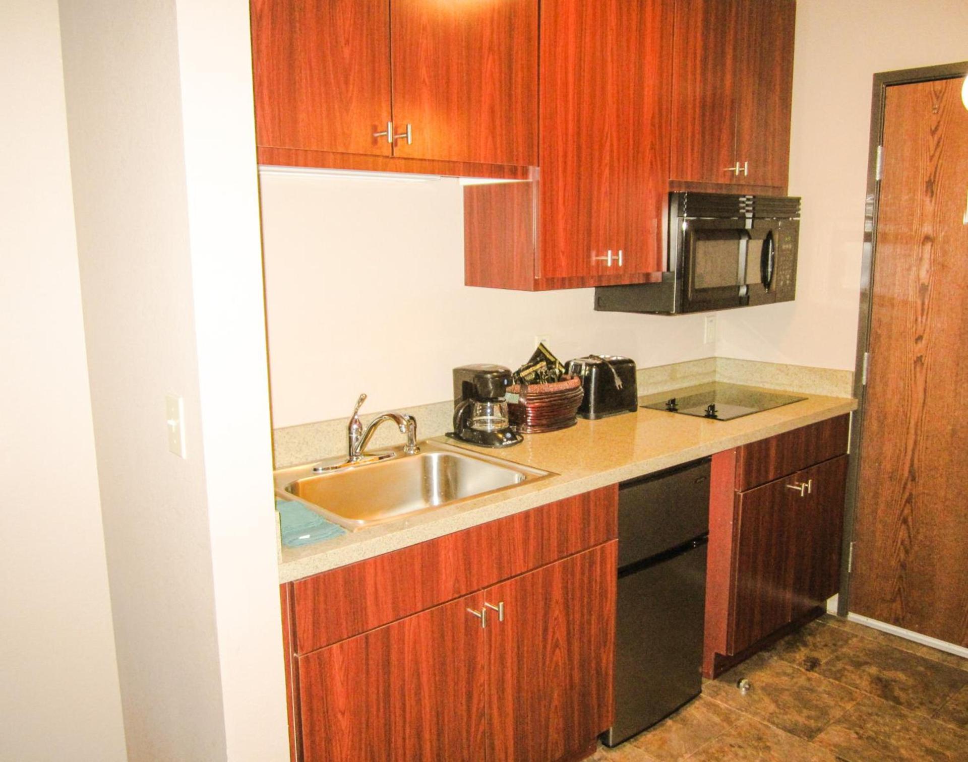 Bell's Extended Stay and Suites photo 9