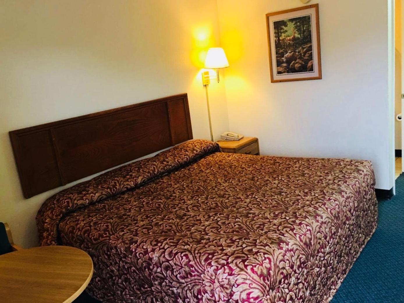 Rest Inn Motel photo 22