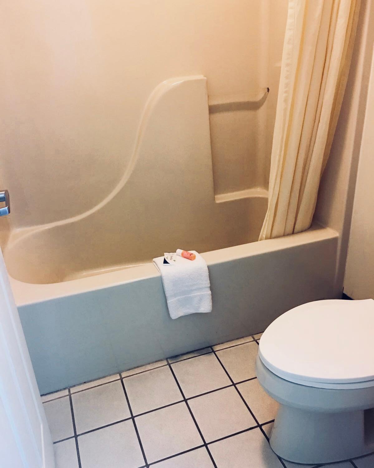 Rest Inn Motel photo 20