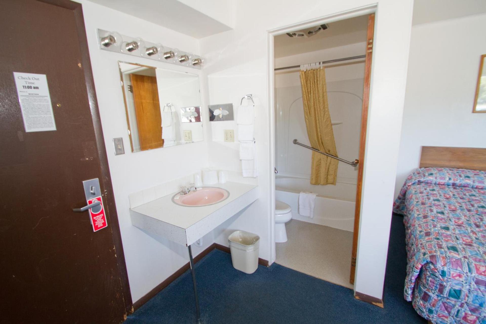 Brooks St. Motor Inn photo 8