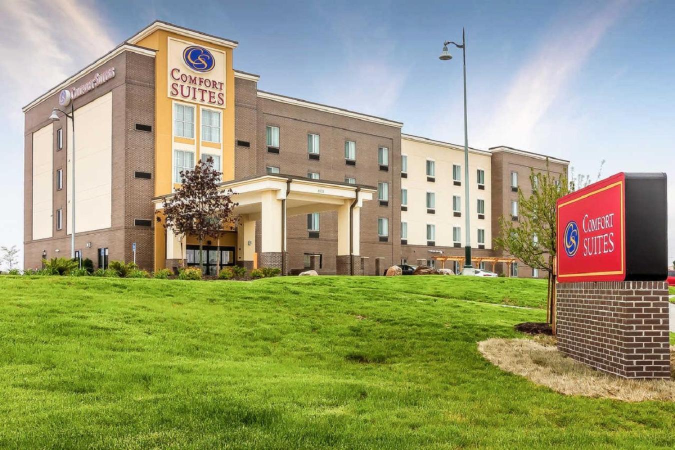 Comfort Suites photo 42
