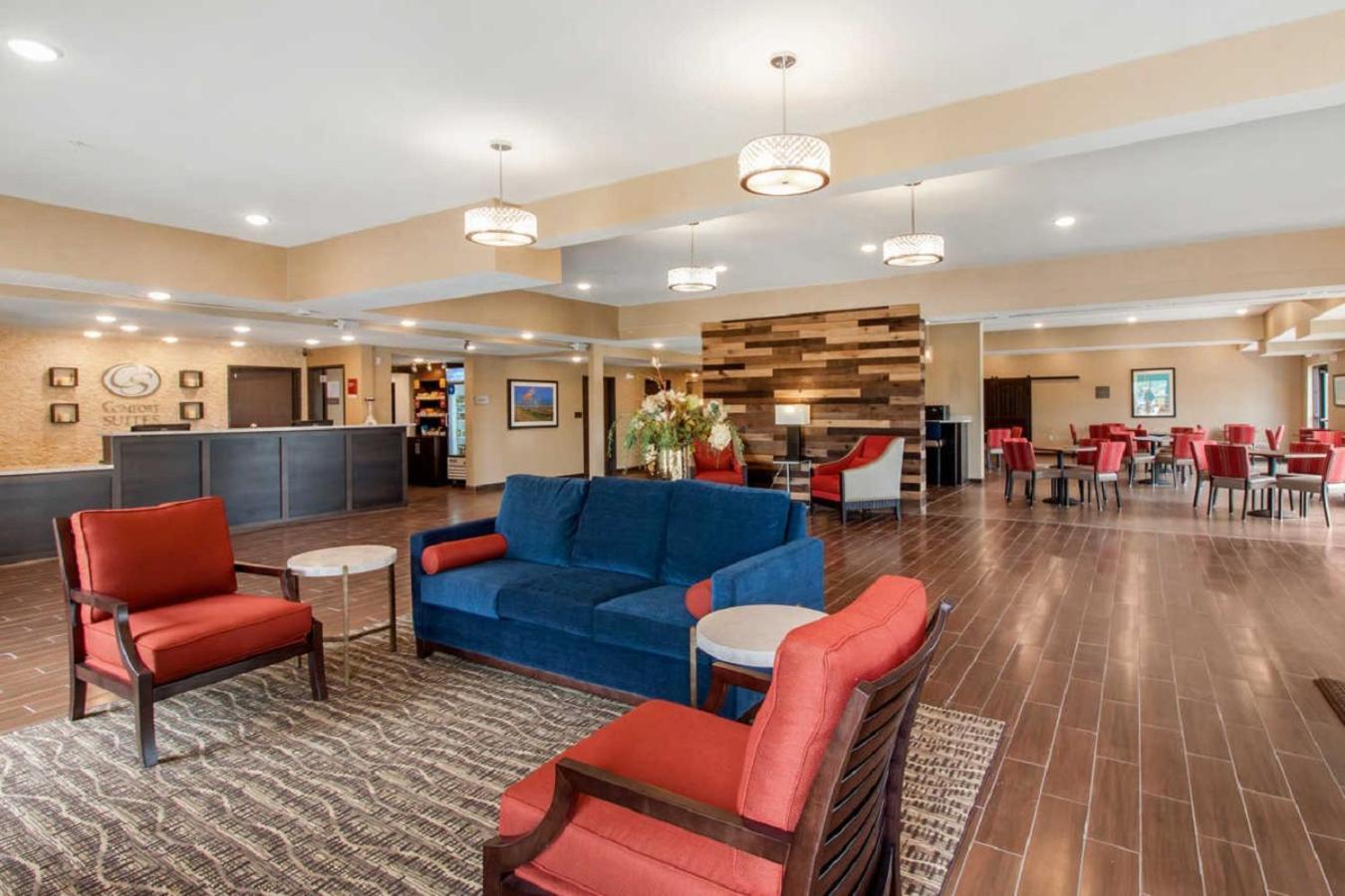 Comfort Suites photo 45