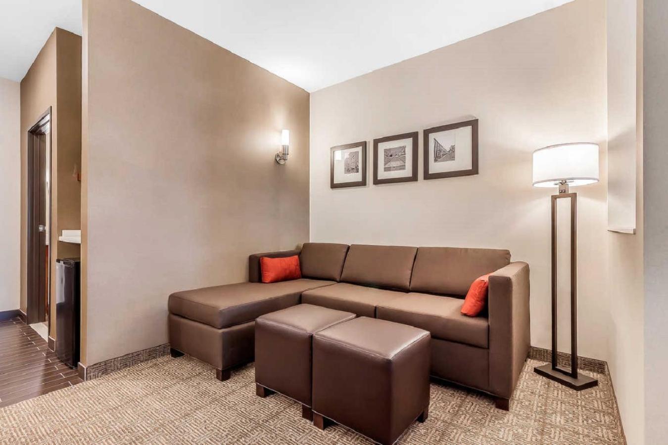 Comfort Suites photo 53