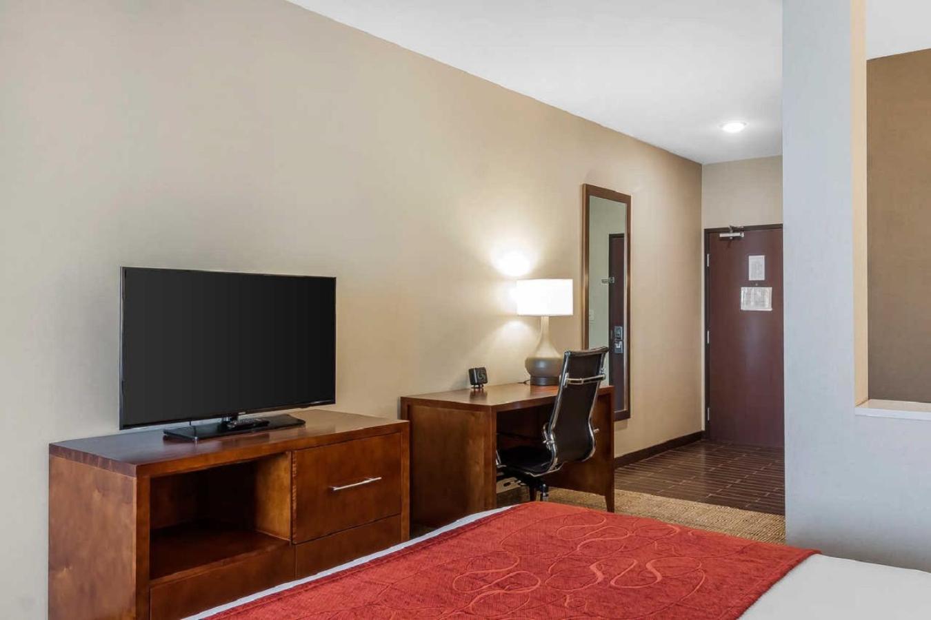 Comfort Suites photo 51