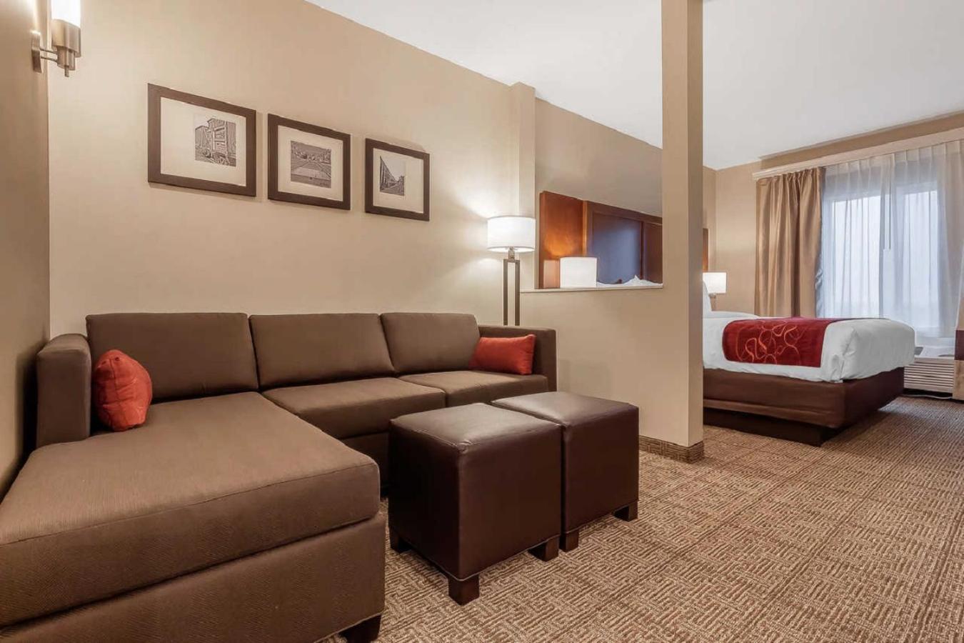Comfort Suites photo 54