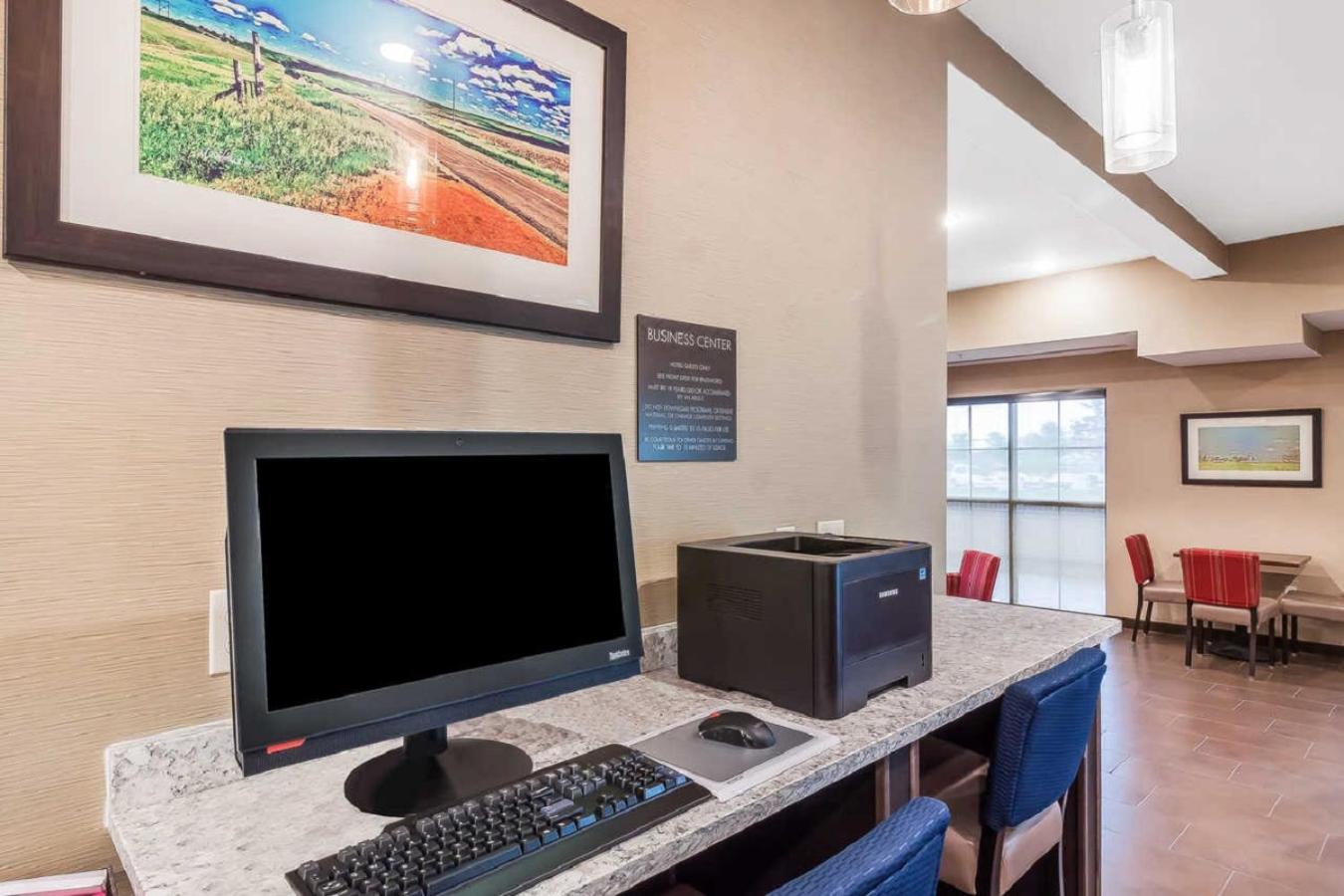 Comfort Suites photo 62