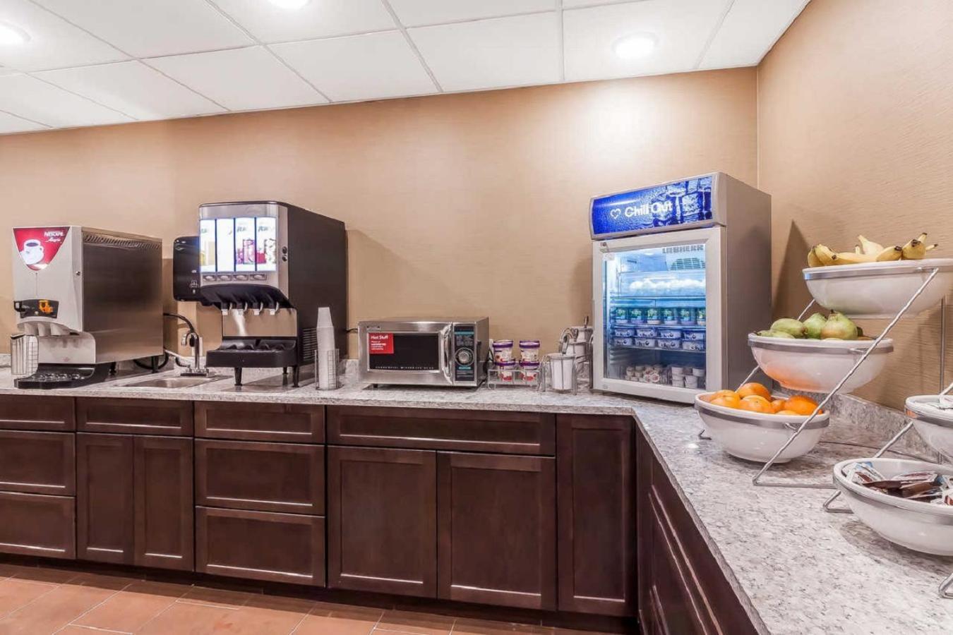 Comfort Suites photo 65