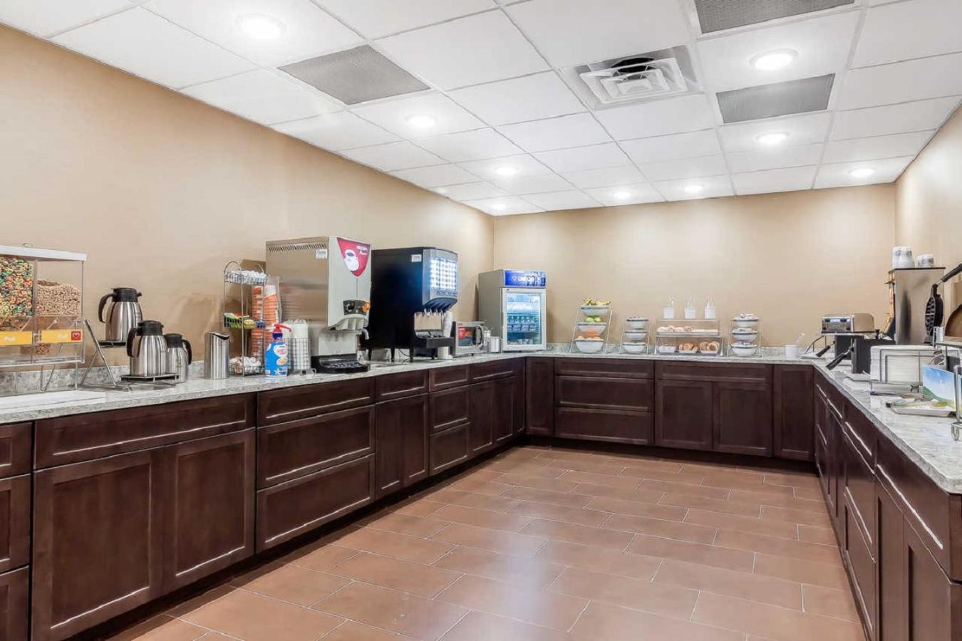 Comfort Suites photo 67