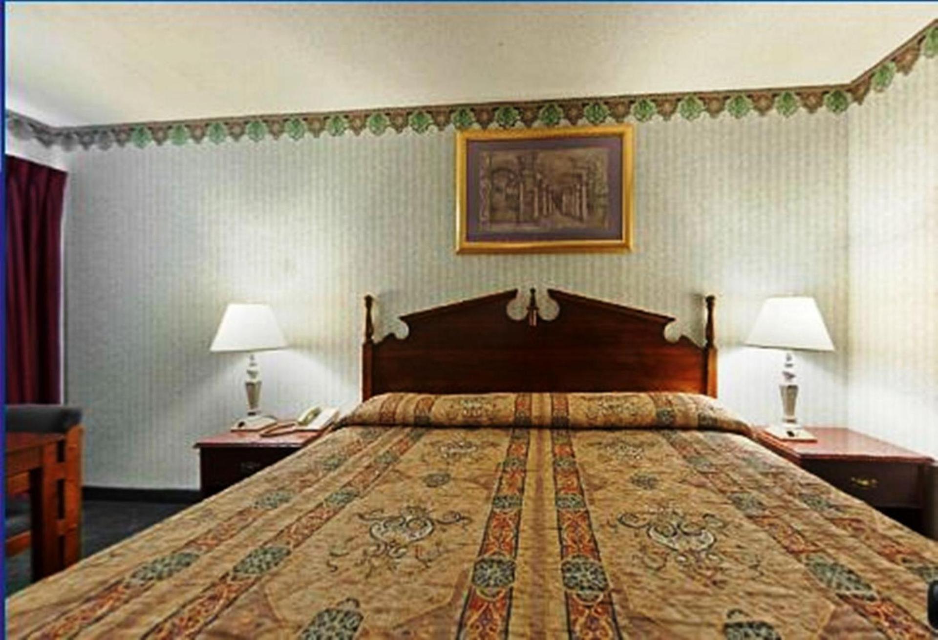 Americas Best Value Inn Anderson SC photo 14