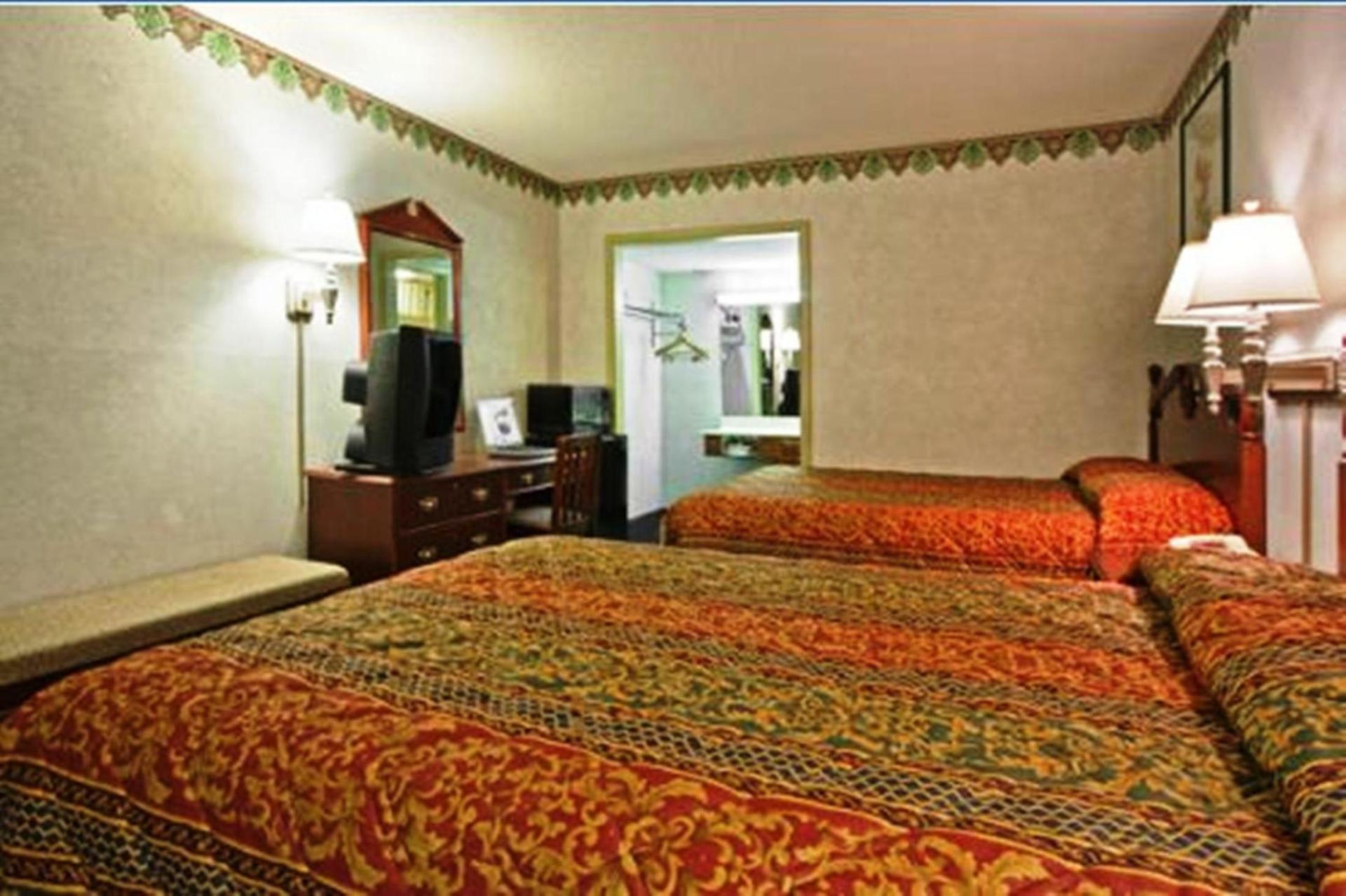 Americas Best Value Inn Anderson SC photo 15