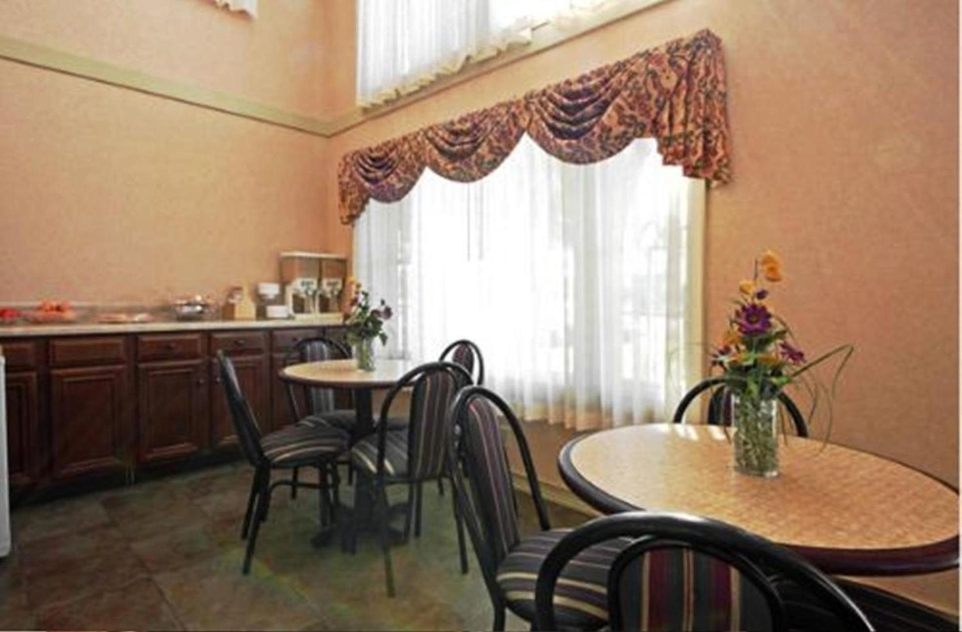 Americas Best Value Inn Anderson SC photo 7