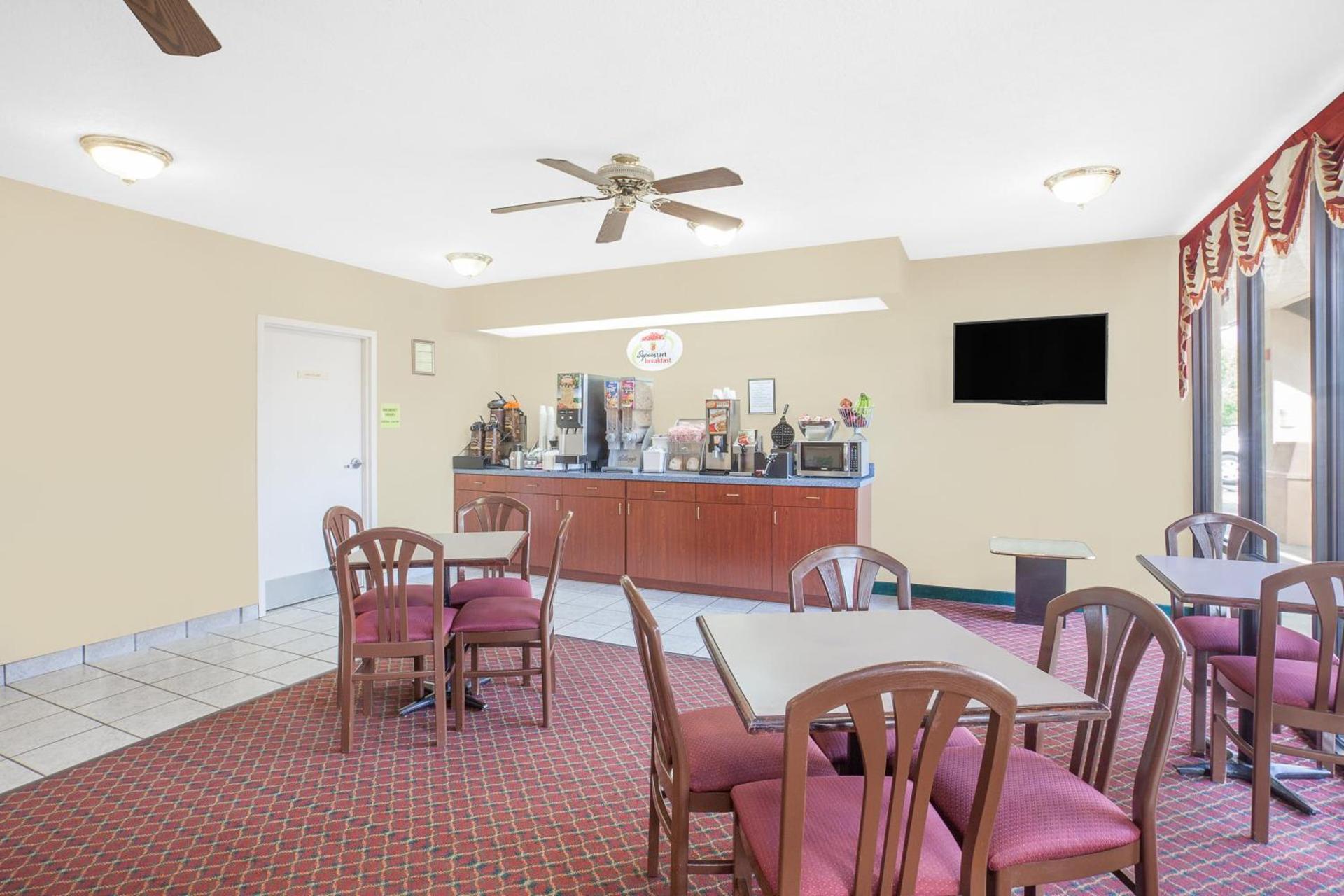 Super 8 by Wyndham Bulls Gap Greeneville Area photo 19