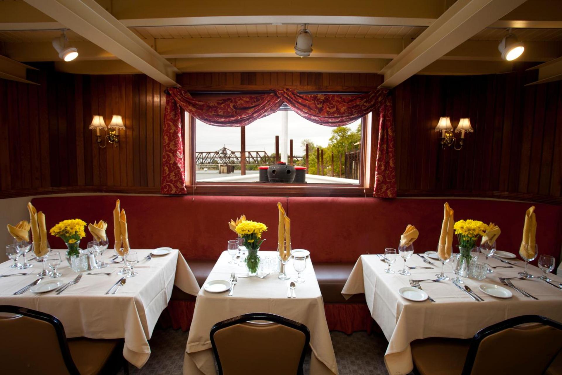 Delta King Hotel photo 5