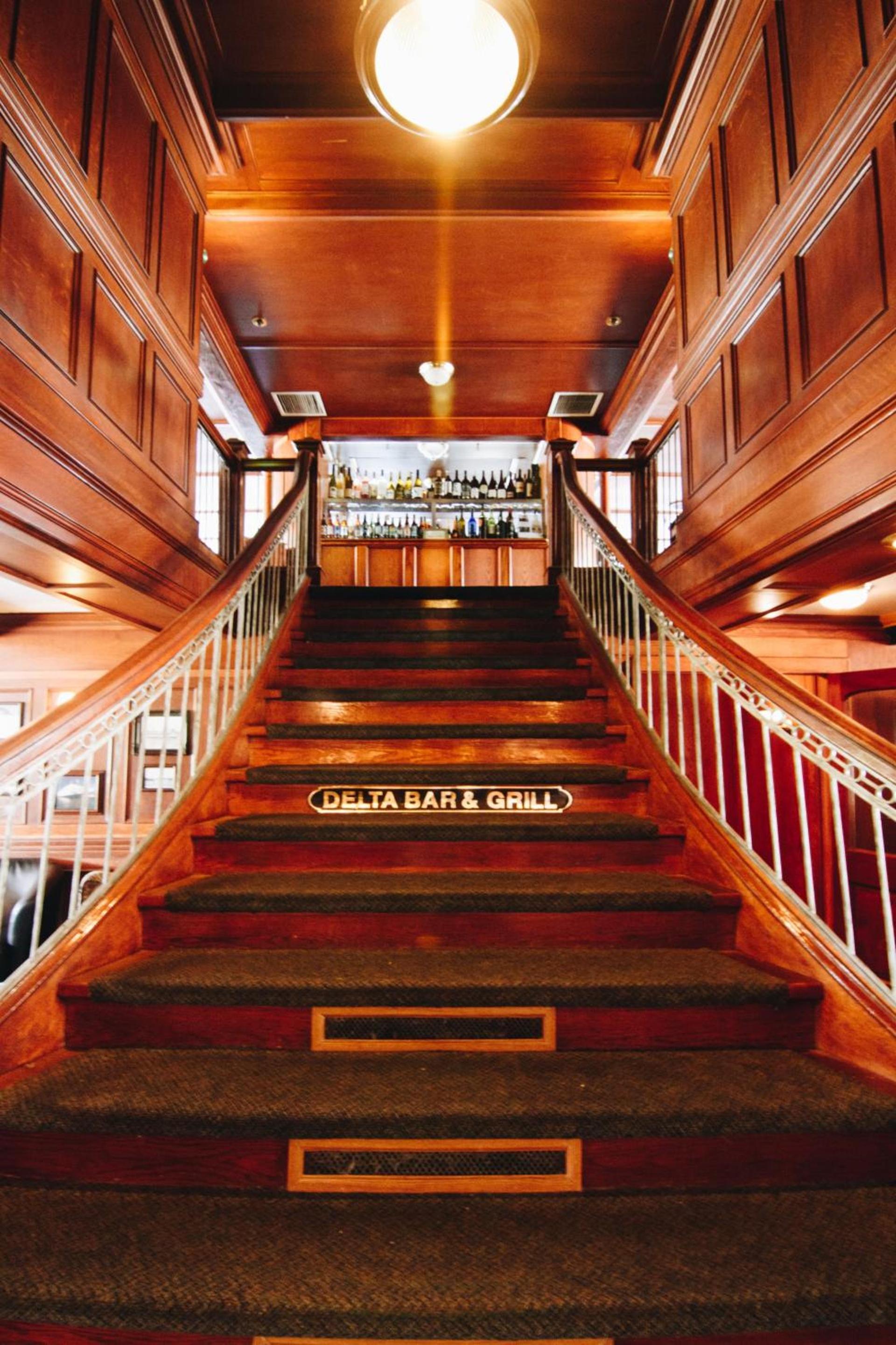 Delta King Hotel photo 22