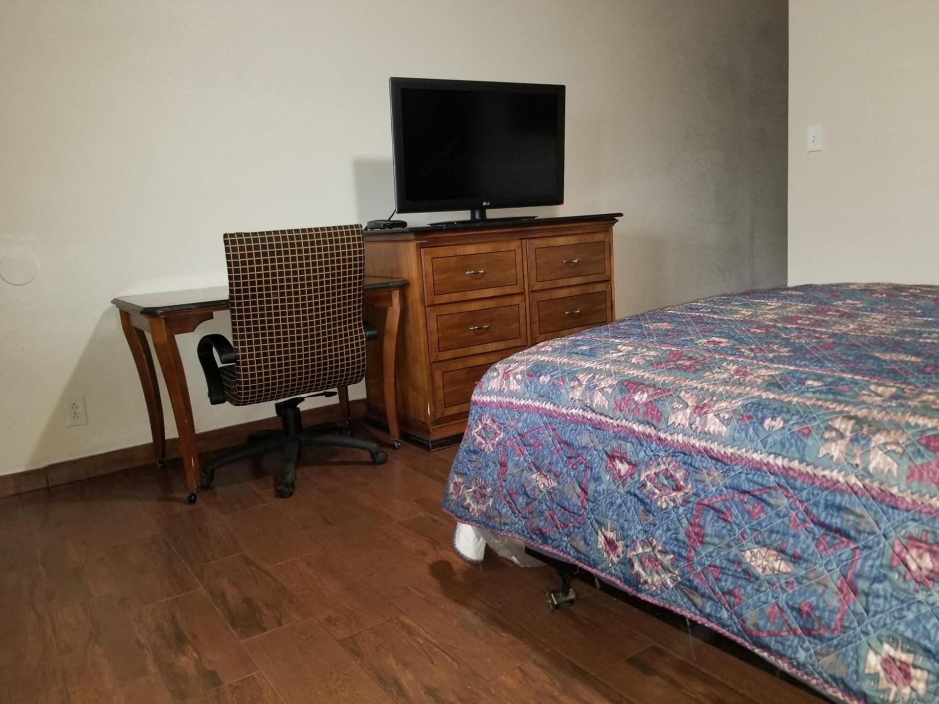Buckboard Motel photo 10