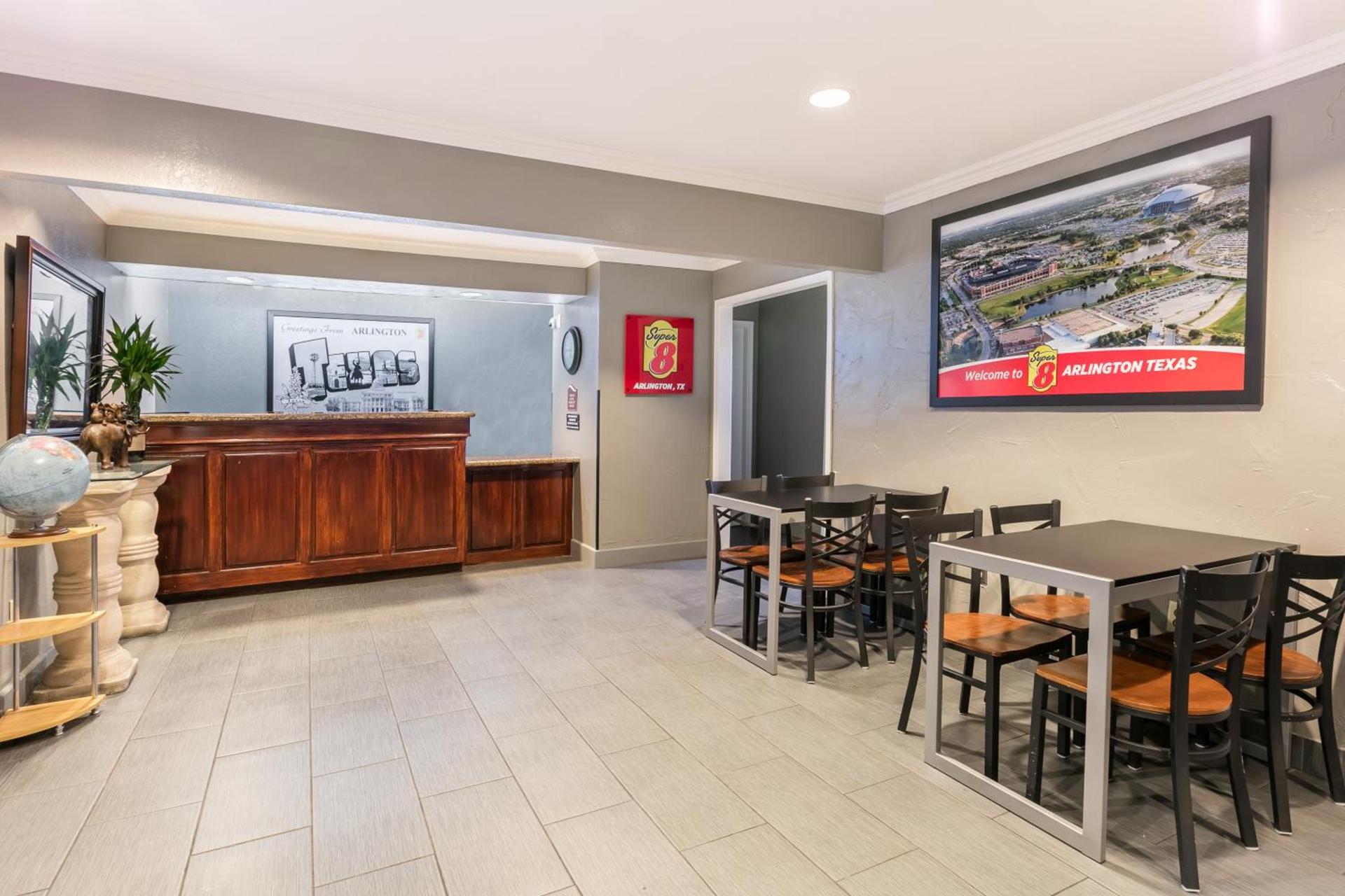 Super 8 by Wyndham Arlington Near AT&T Stadium photo 9