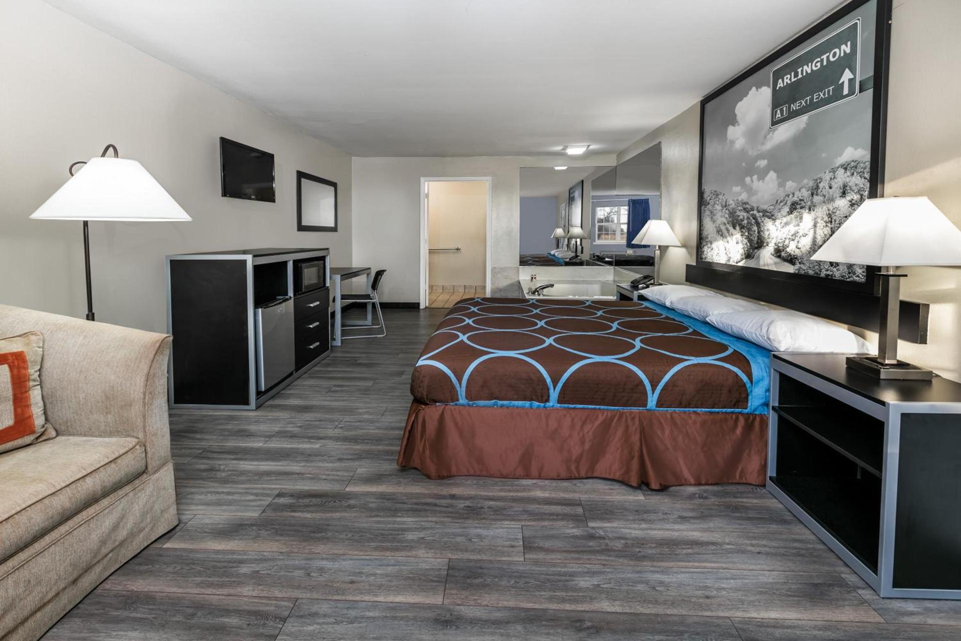 Super 8 by Wyndham Arlington Near AT&T Stadium photo 6