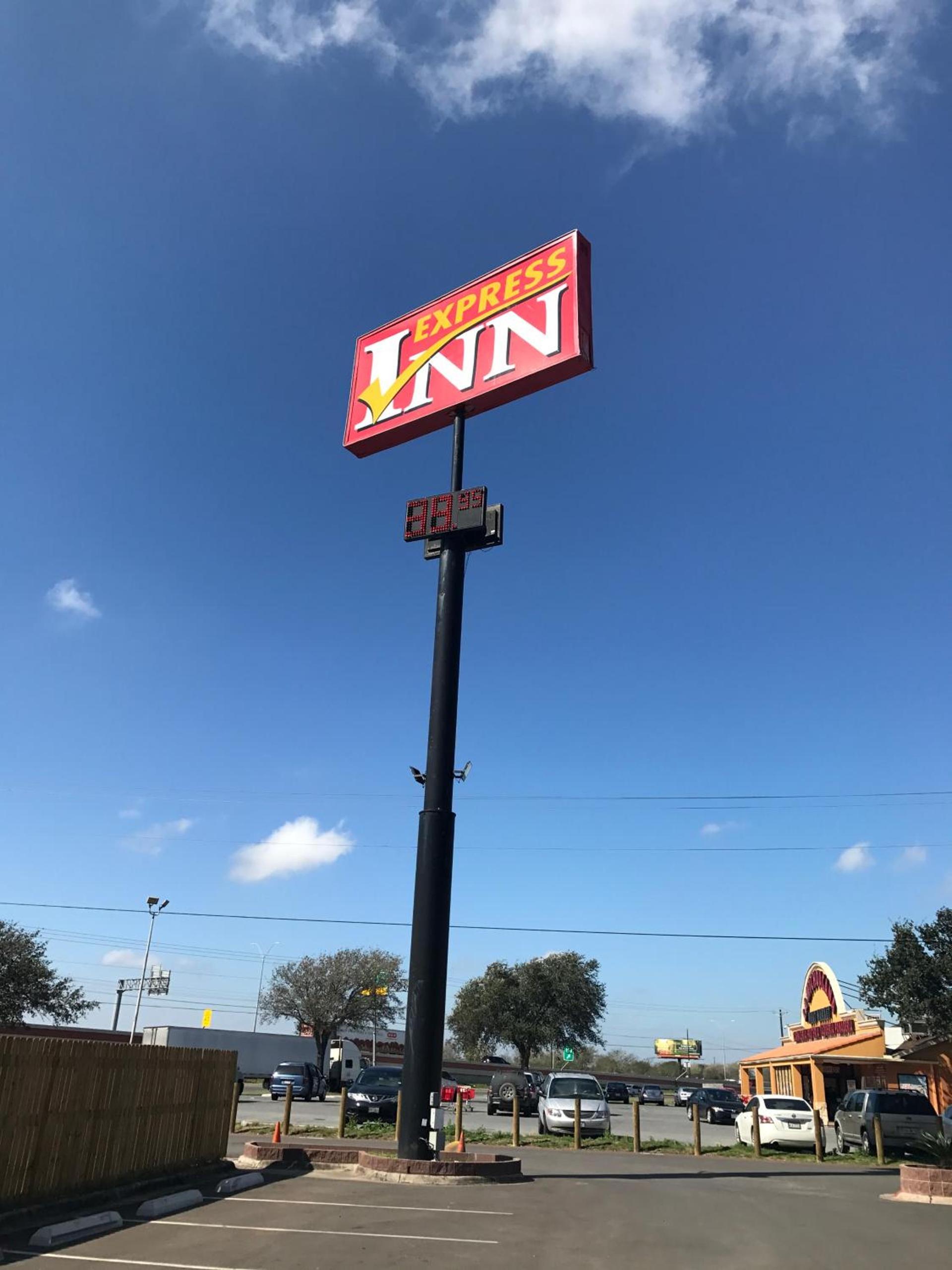 Express Inn Weslaco/Mercedes photo 7