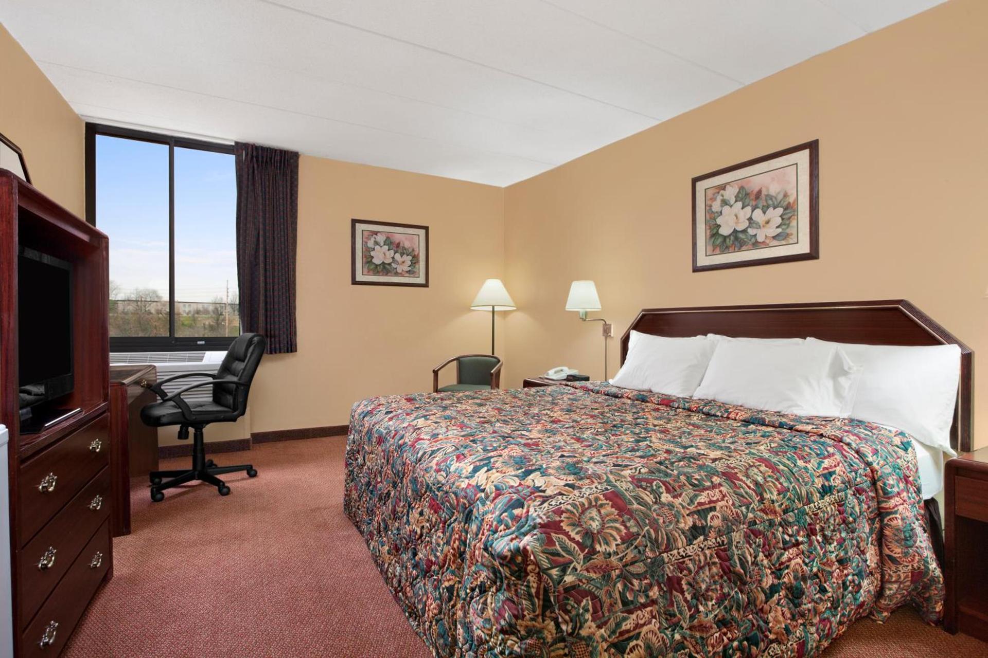 Days Inn by Wyndham Hagerstown I-70 photo 34