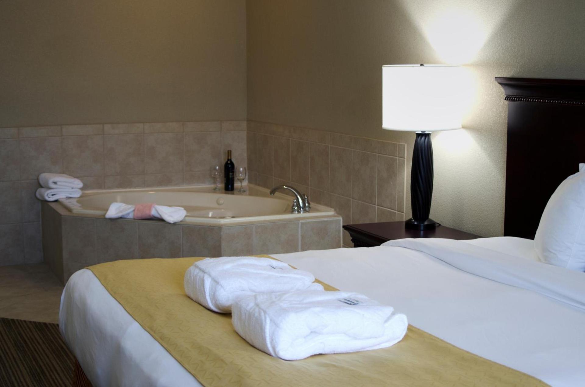 Country Inn & Suites by Radisson, Ithaca, NY photo 35