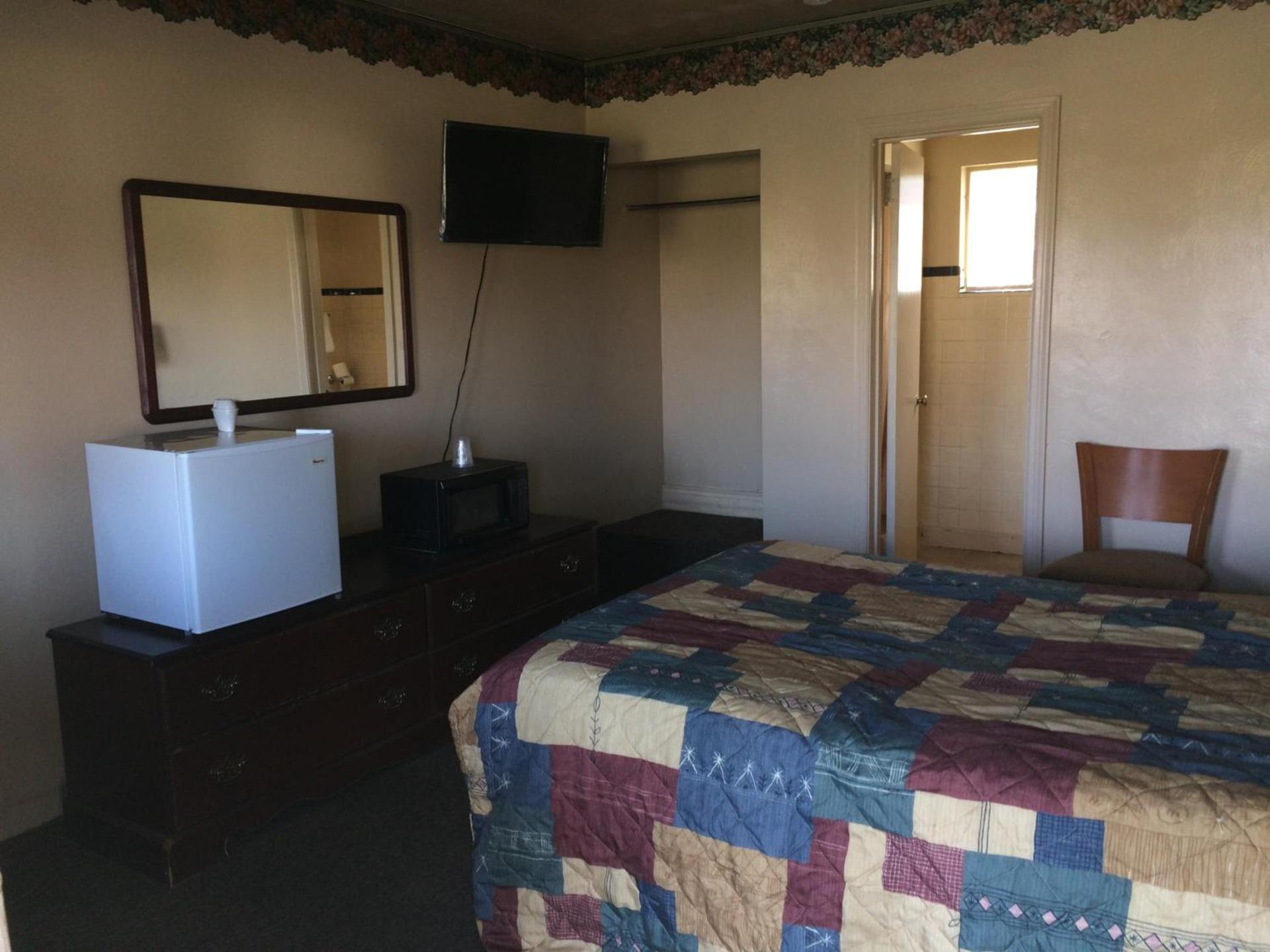 Travelers Motel photo 1