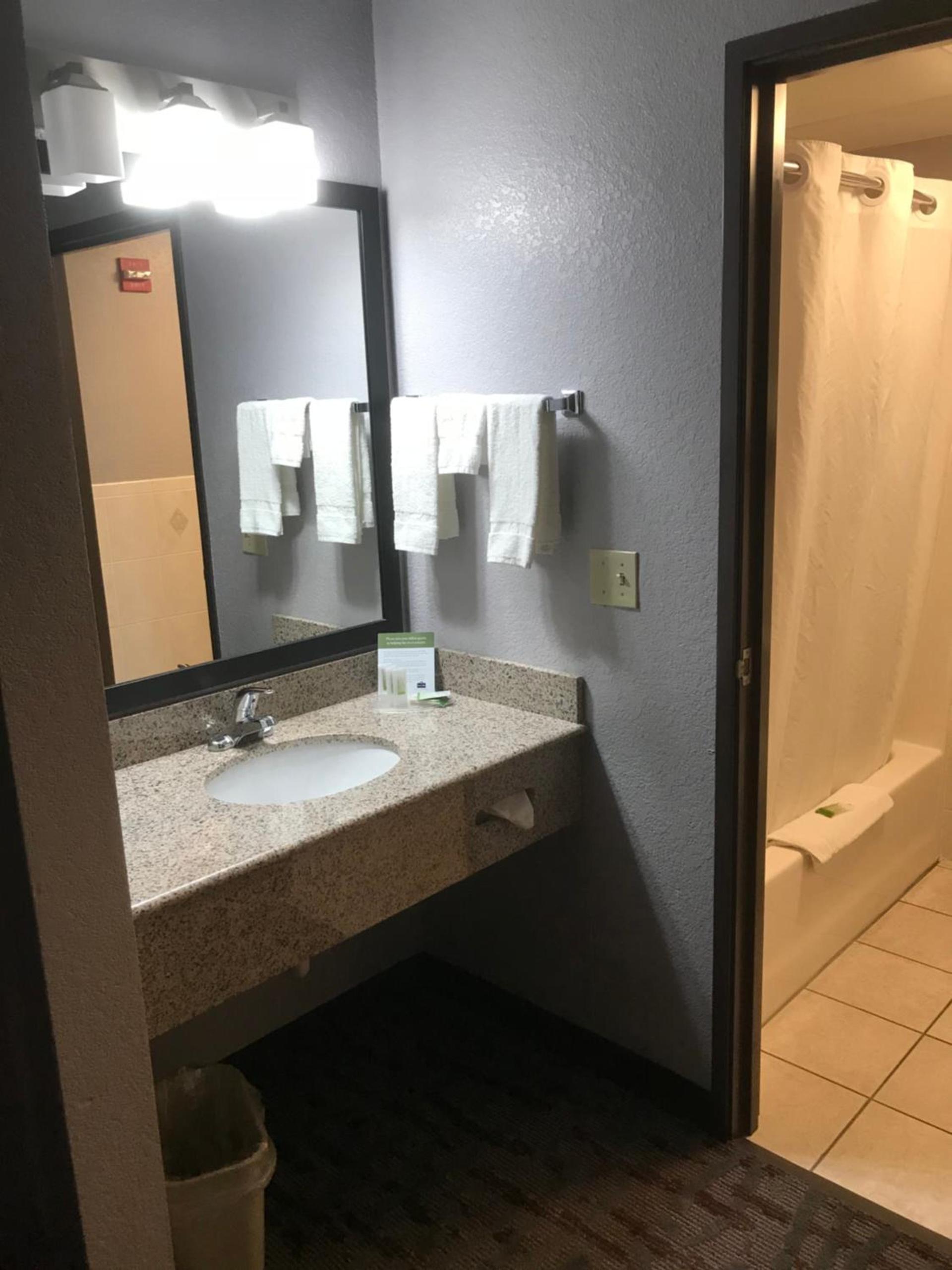AmericInn by Wyndham Ankeny/Des Moines photo 46