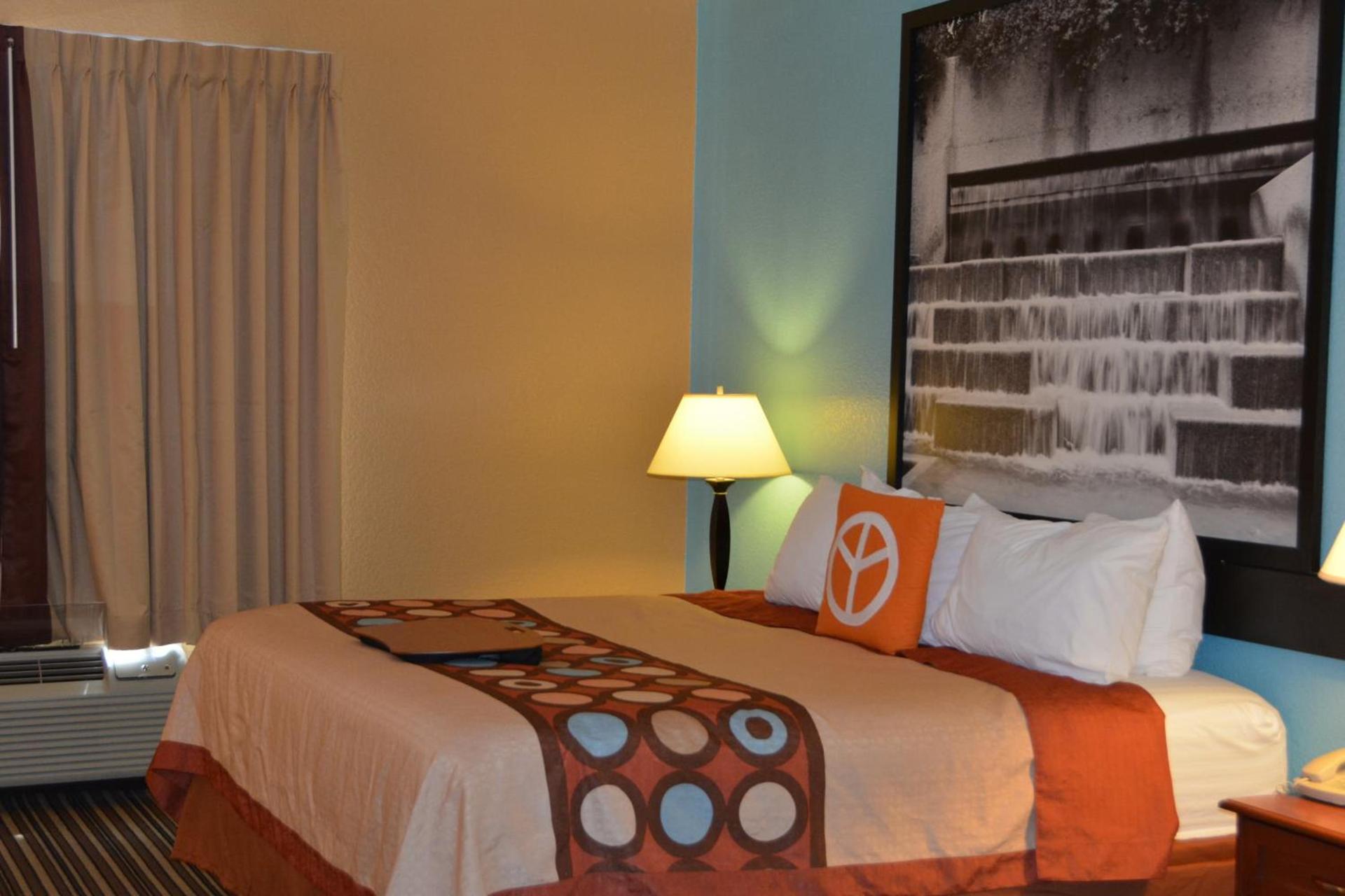 Super 8 by Wyndham Austin/Airport South photo 33