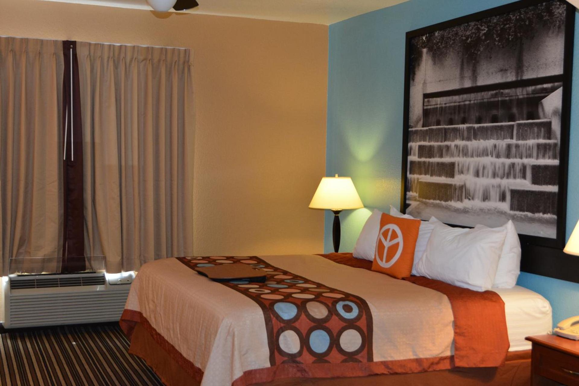 Super 8 by Wyndham Austin/Airport South photo 35