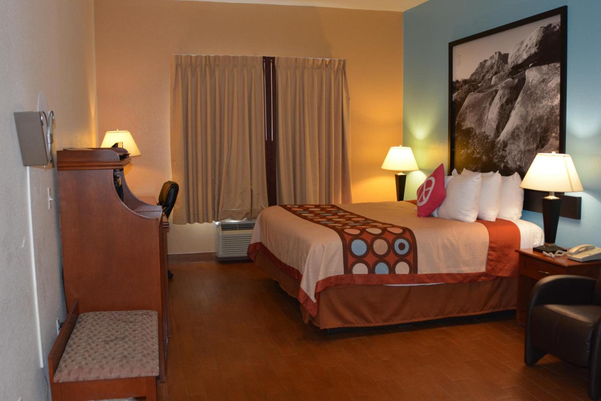Super 8 by Wyndham Austin/Airport South photo 41