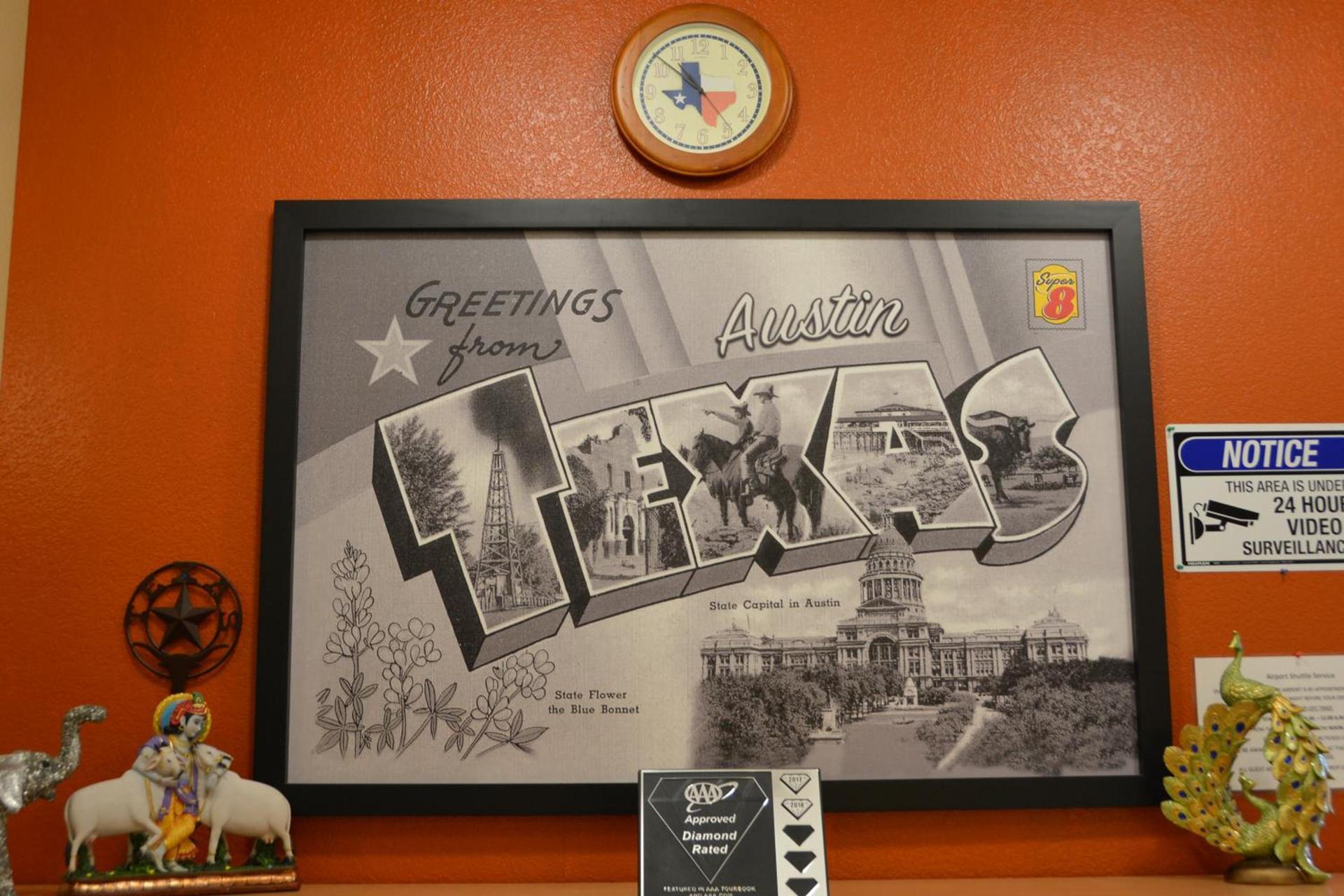 Super 8 by Wyndham Austin/Airport South photo 53