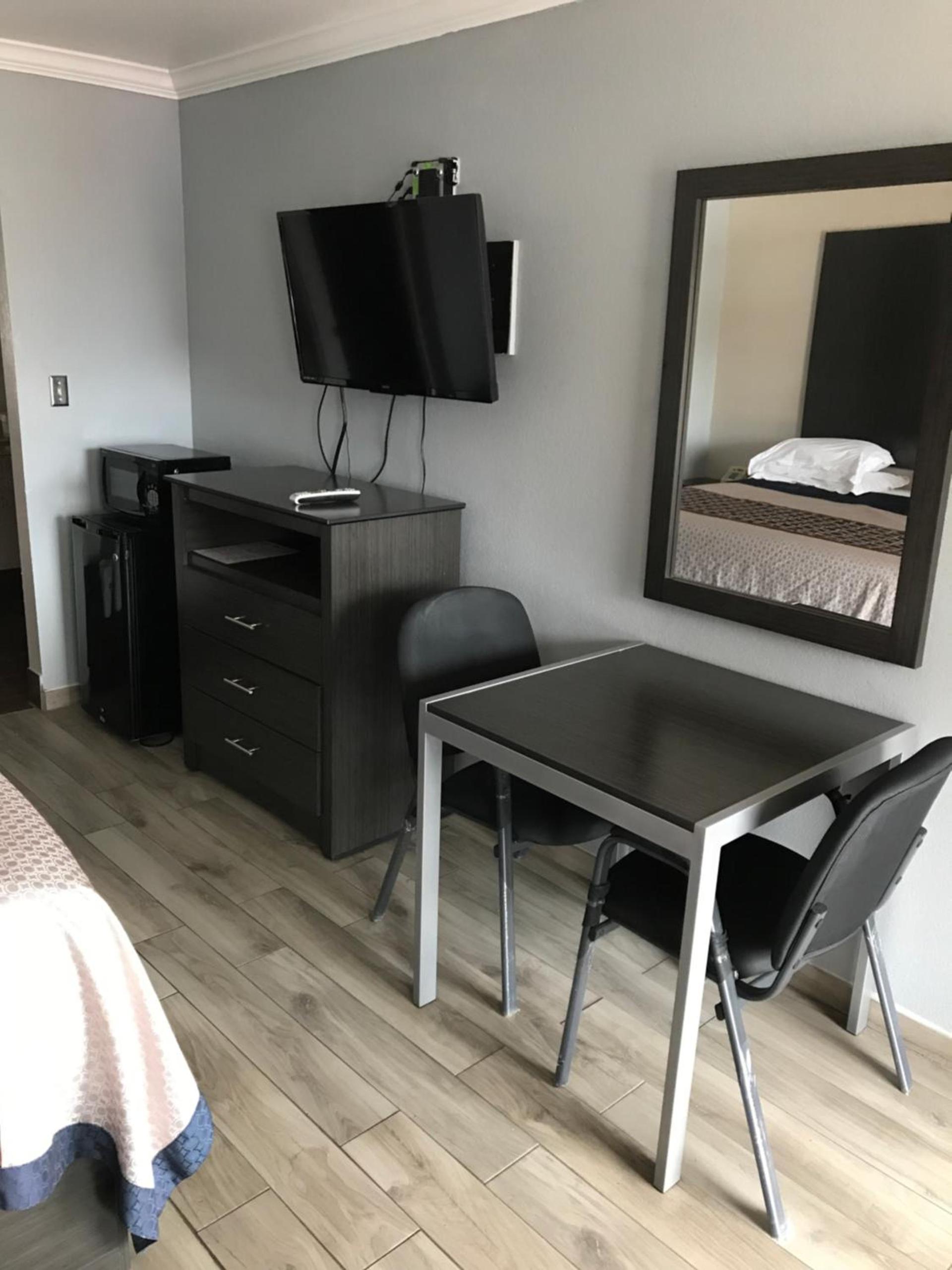 SouthTown S.A. Inn photo 17