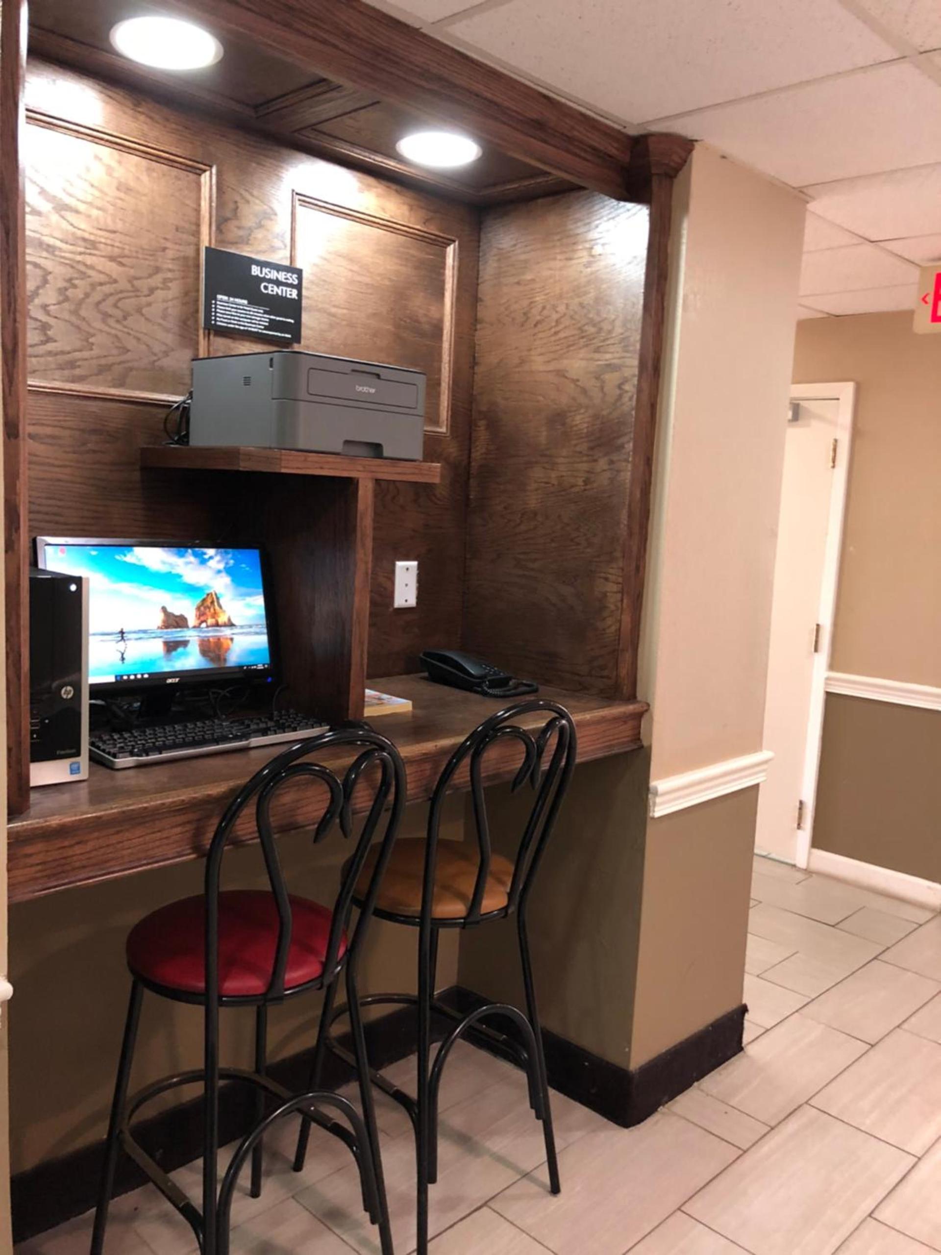 Super 8 by Wyndham Jackson Ridgeland photo 44