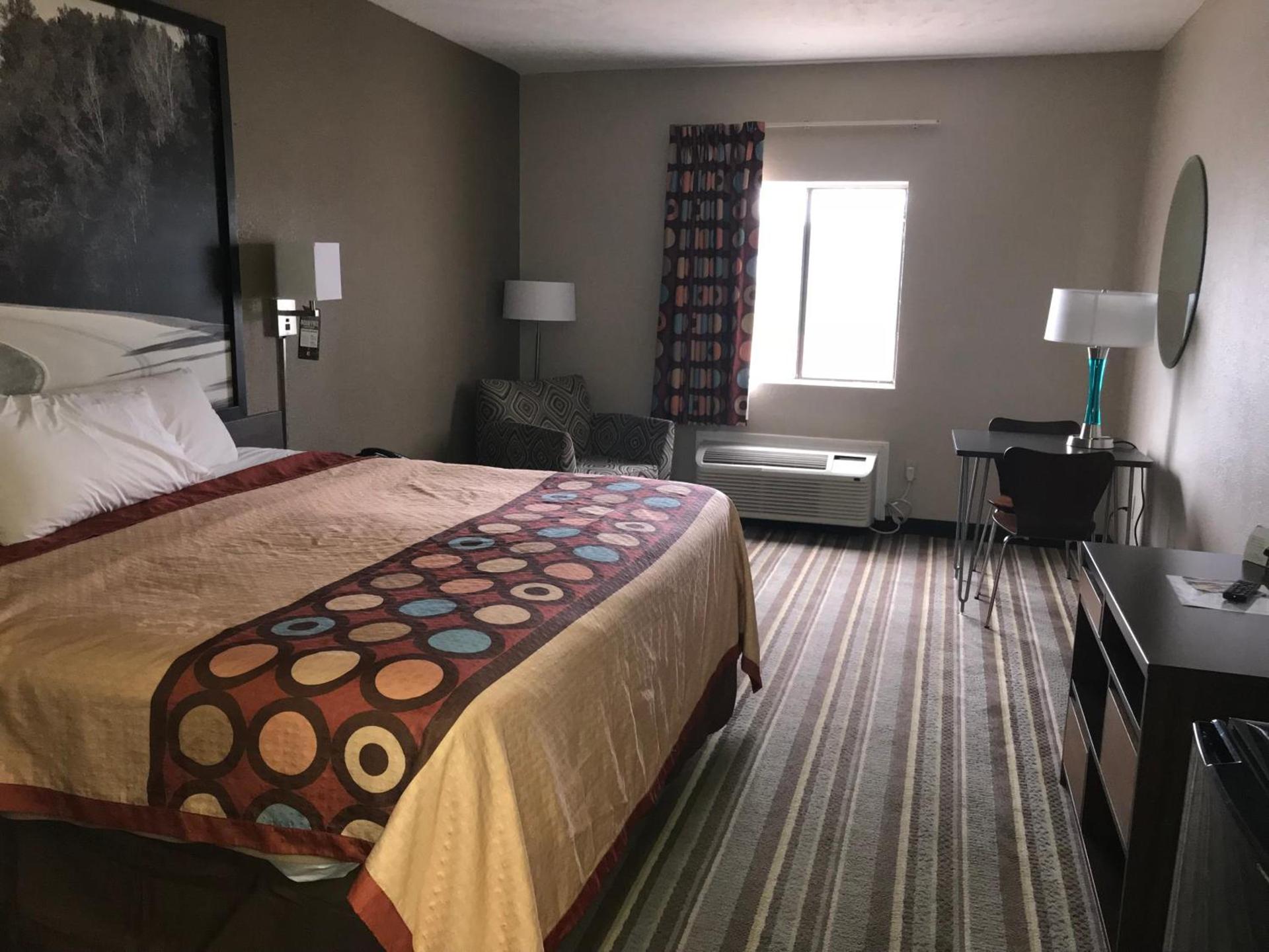 Super 8 by Wyndham Jackson Ridgeland photo 46