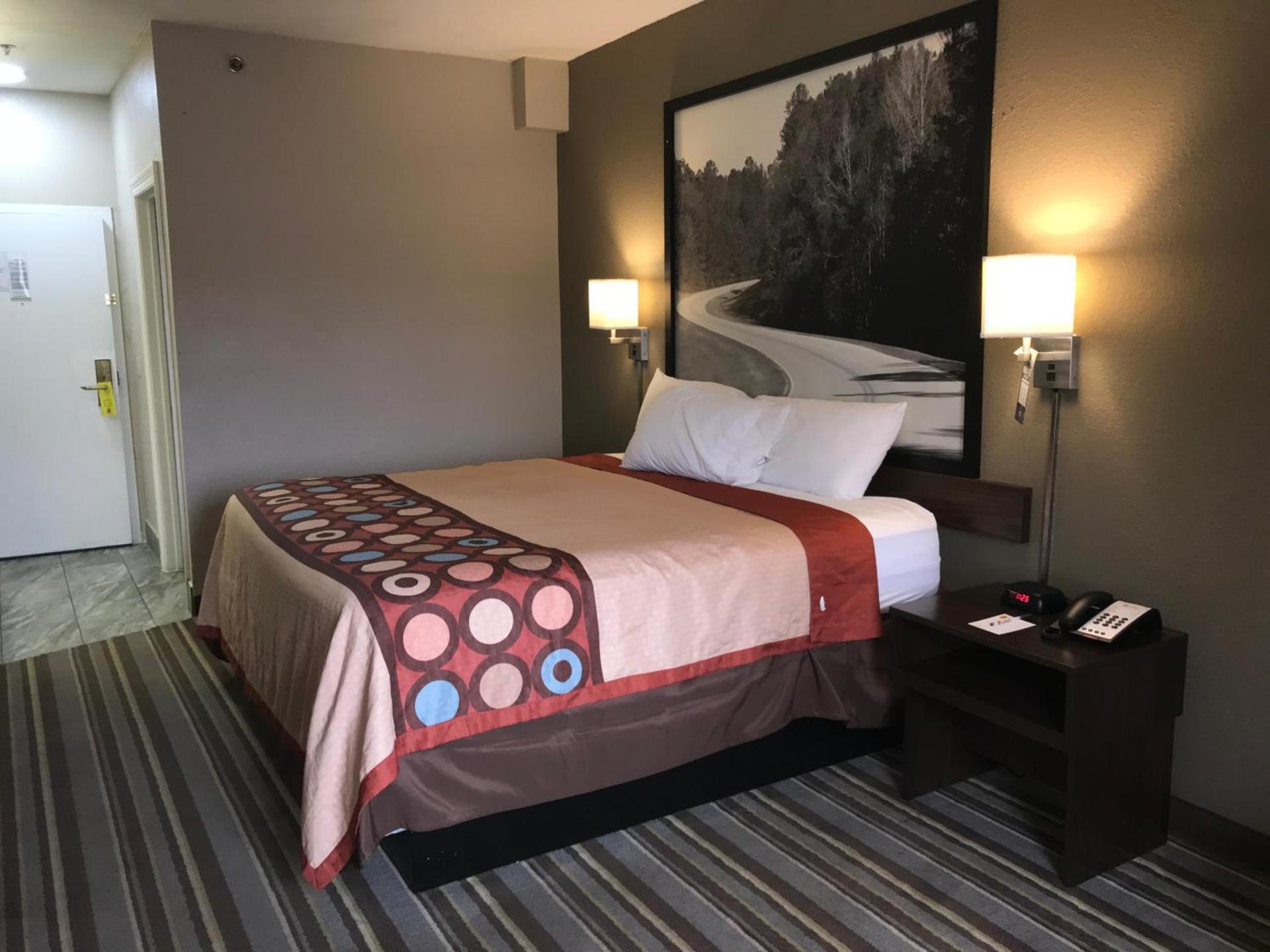 Super 8 by Wyndham Jackson Ridgeland photo 37