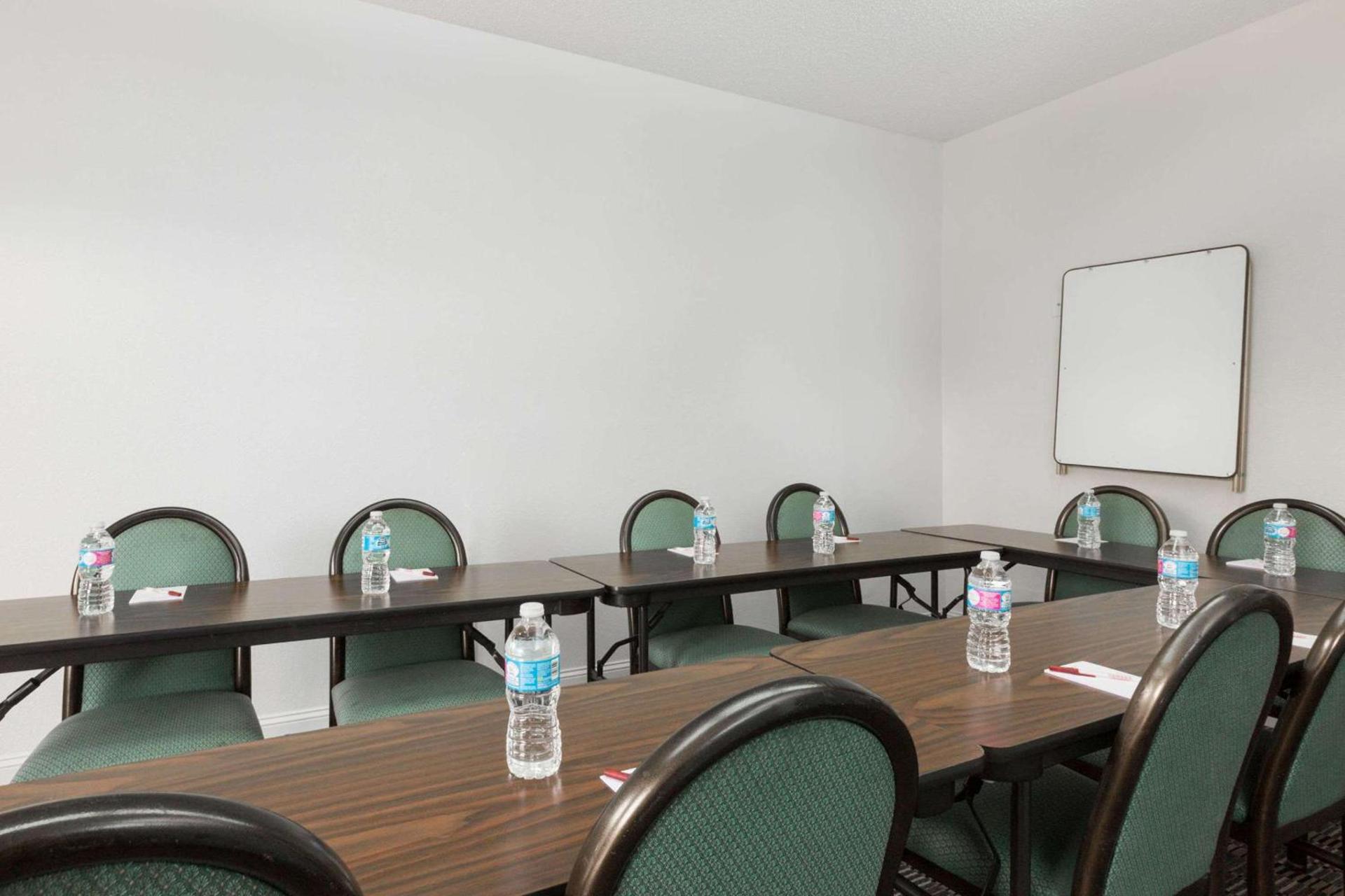 Ramada by Wyndham Pelham photo 39