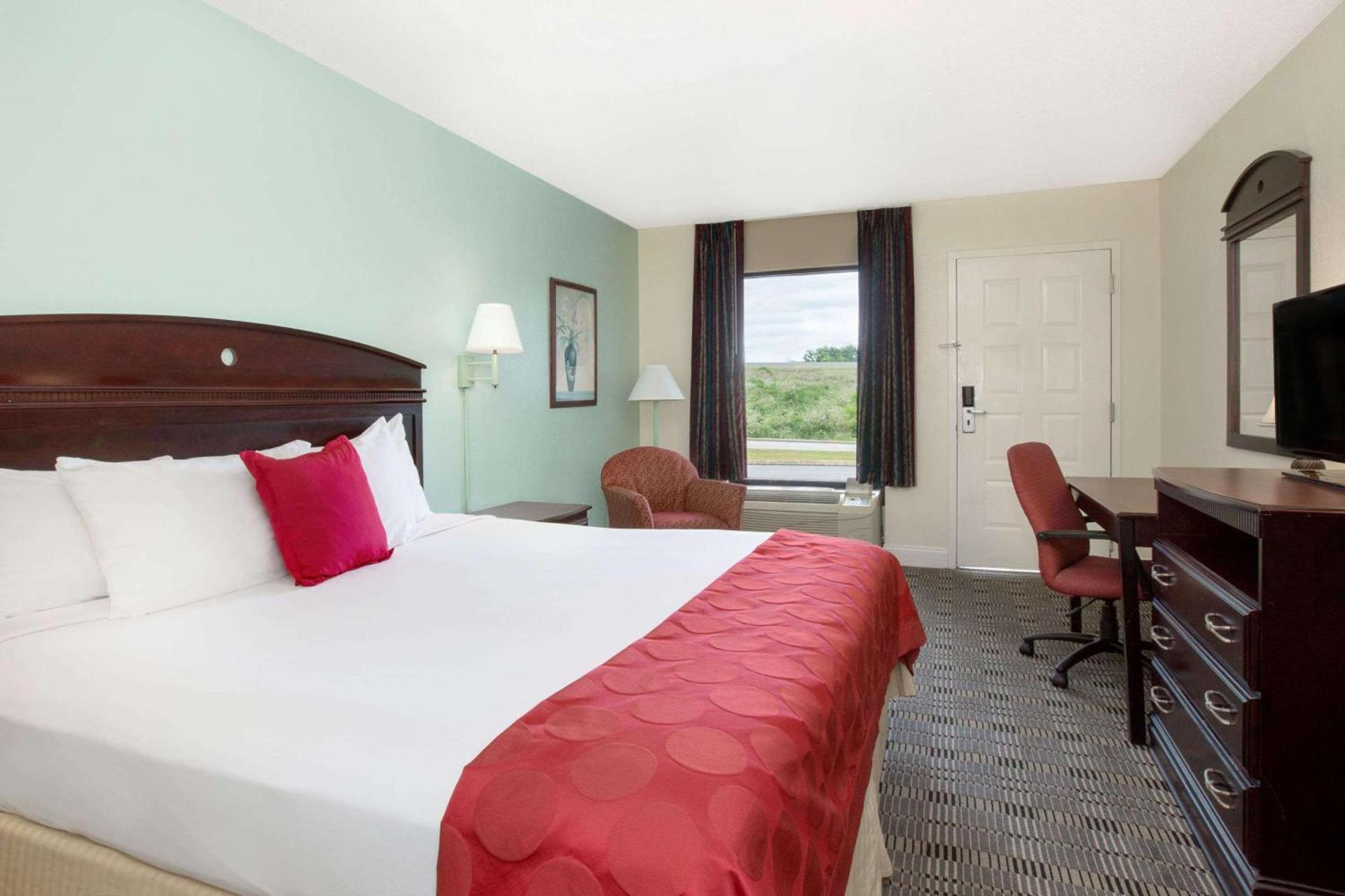 Ramada by Wyndham Pelham photo 45