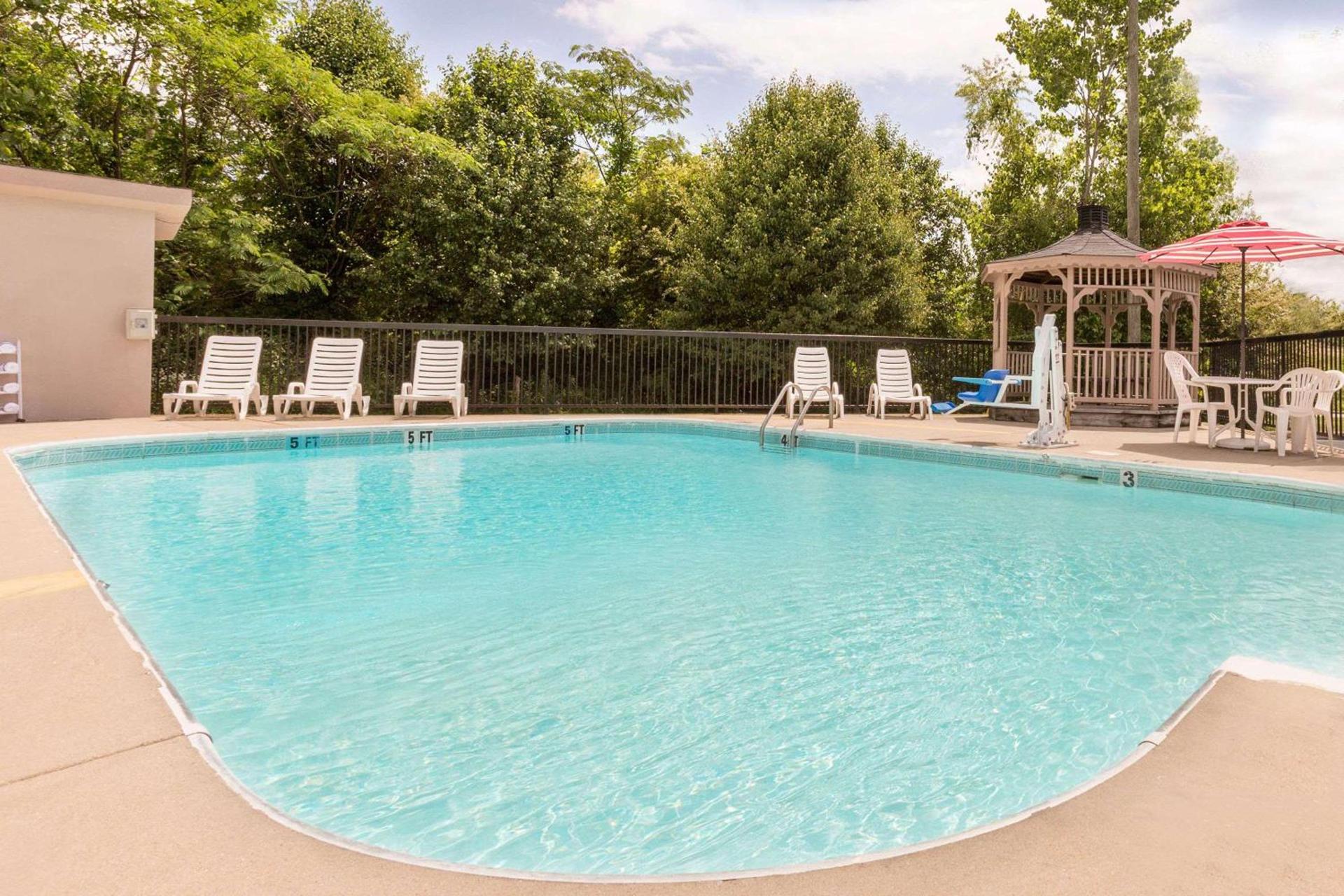 Ramada by Wyndham Pelham photo 30