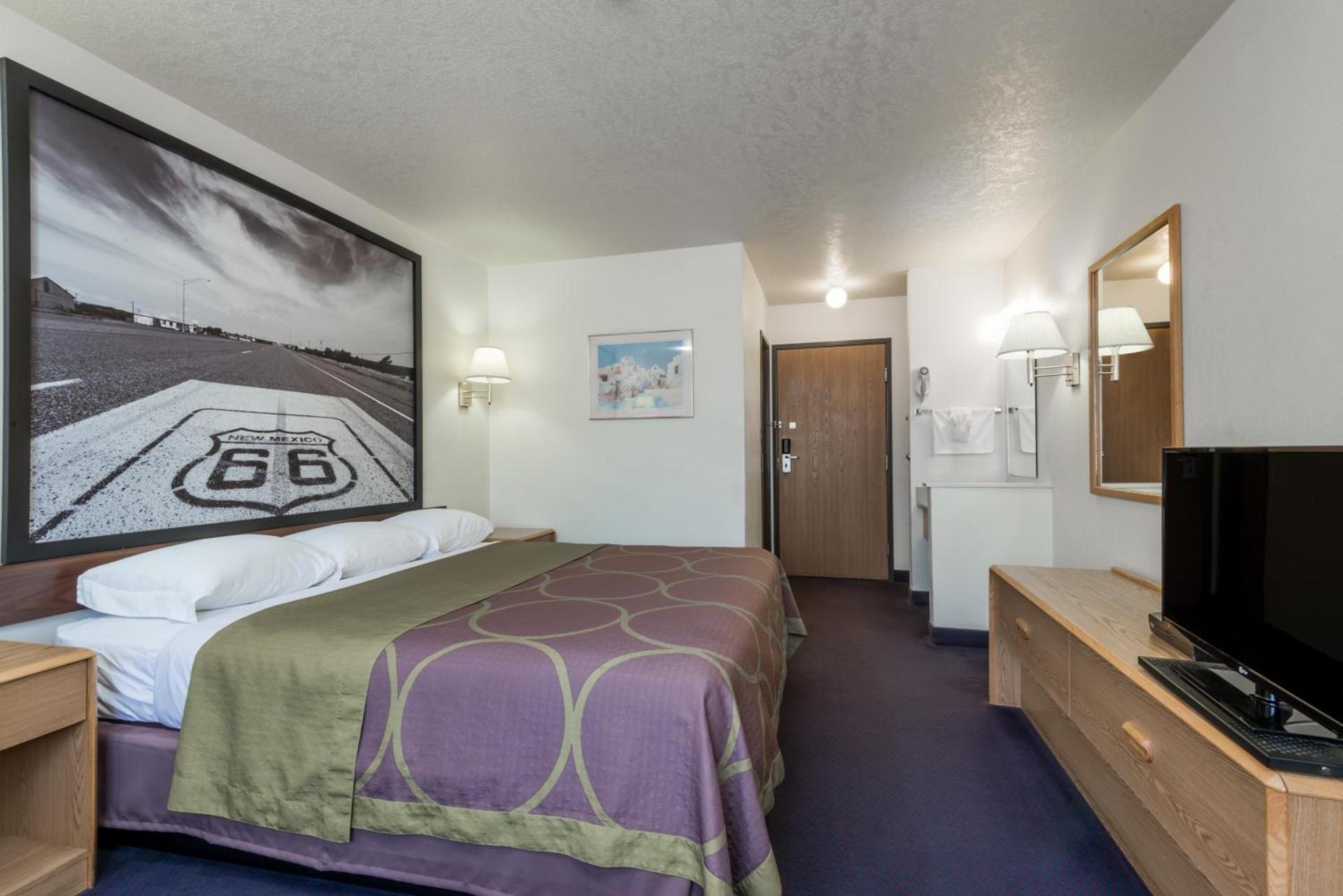 Super 8 by Wyndham Bernalillo photo 16