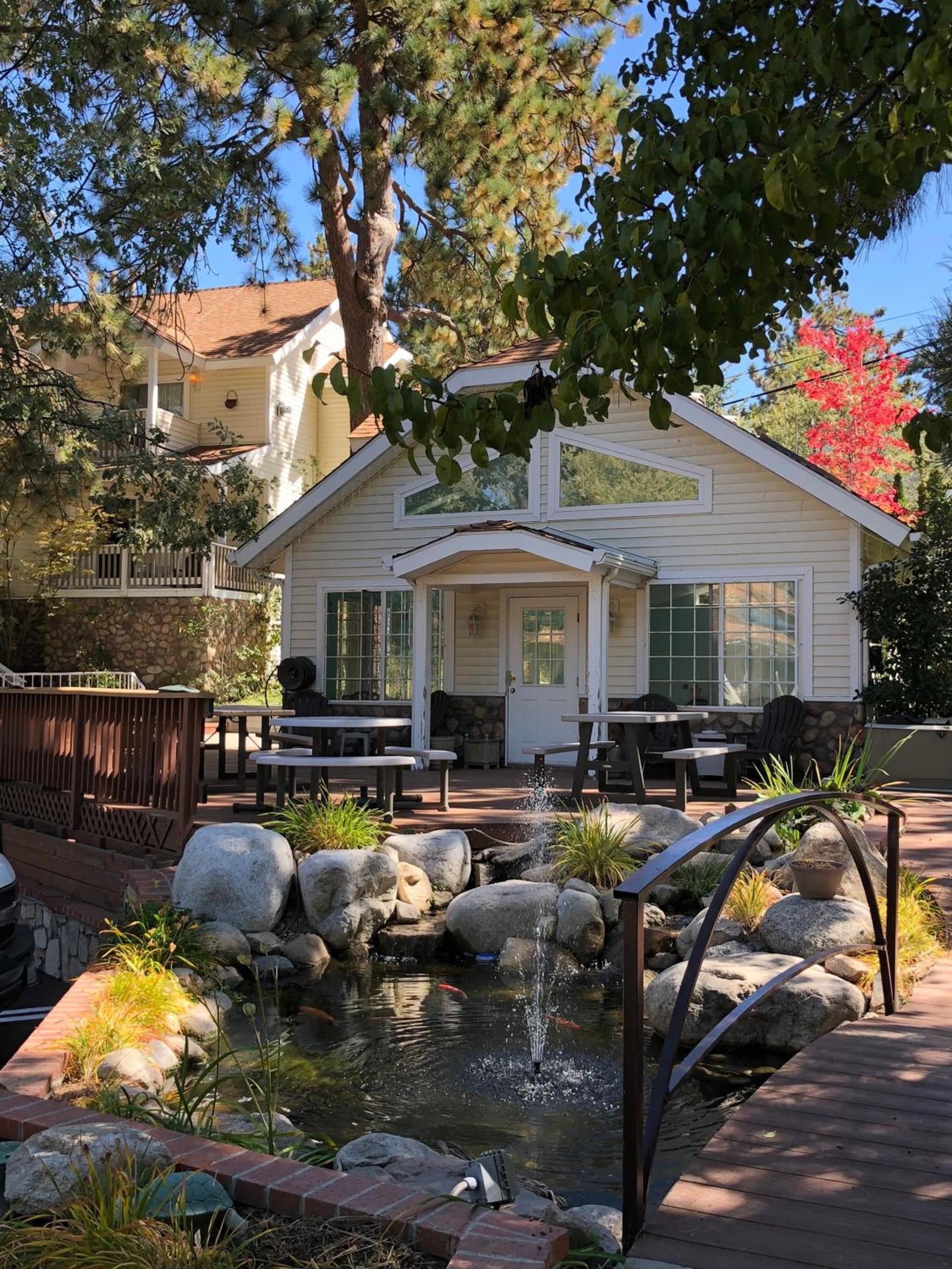 Giant Oaks Lodge photo 19